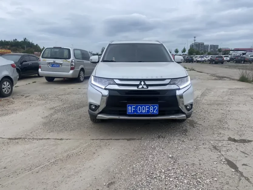 Mitsubishi Outlander  из Китая