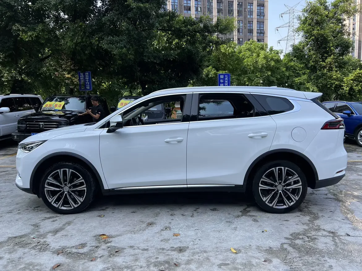 BYD Tang