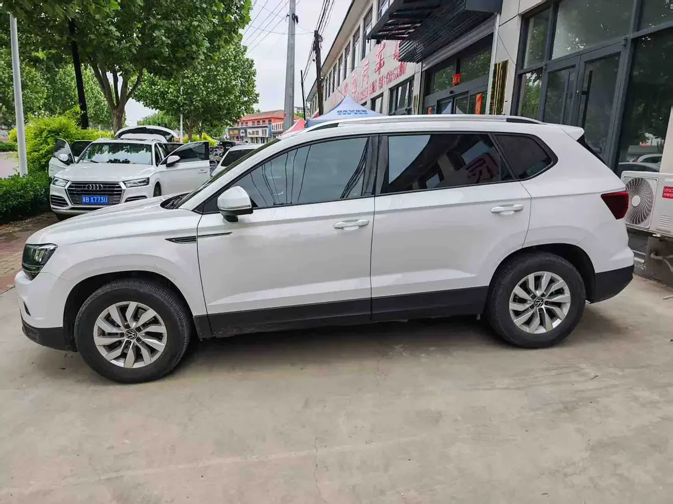 Volkswagen Tharu