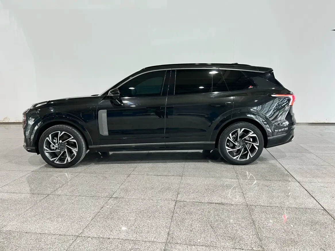 Lynk & Co 09 EM-P