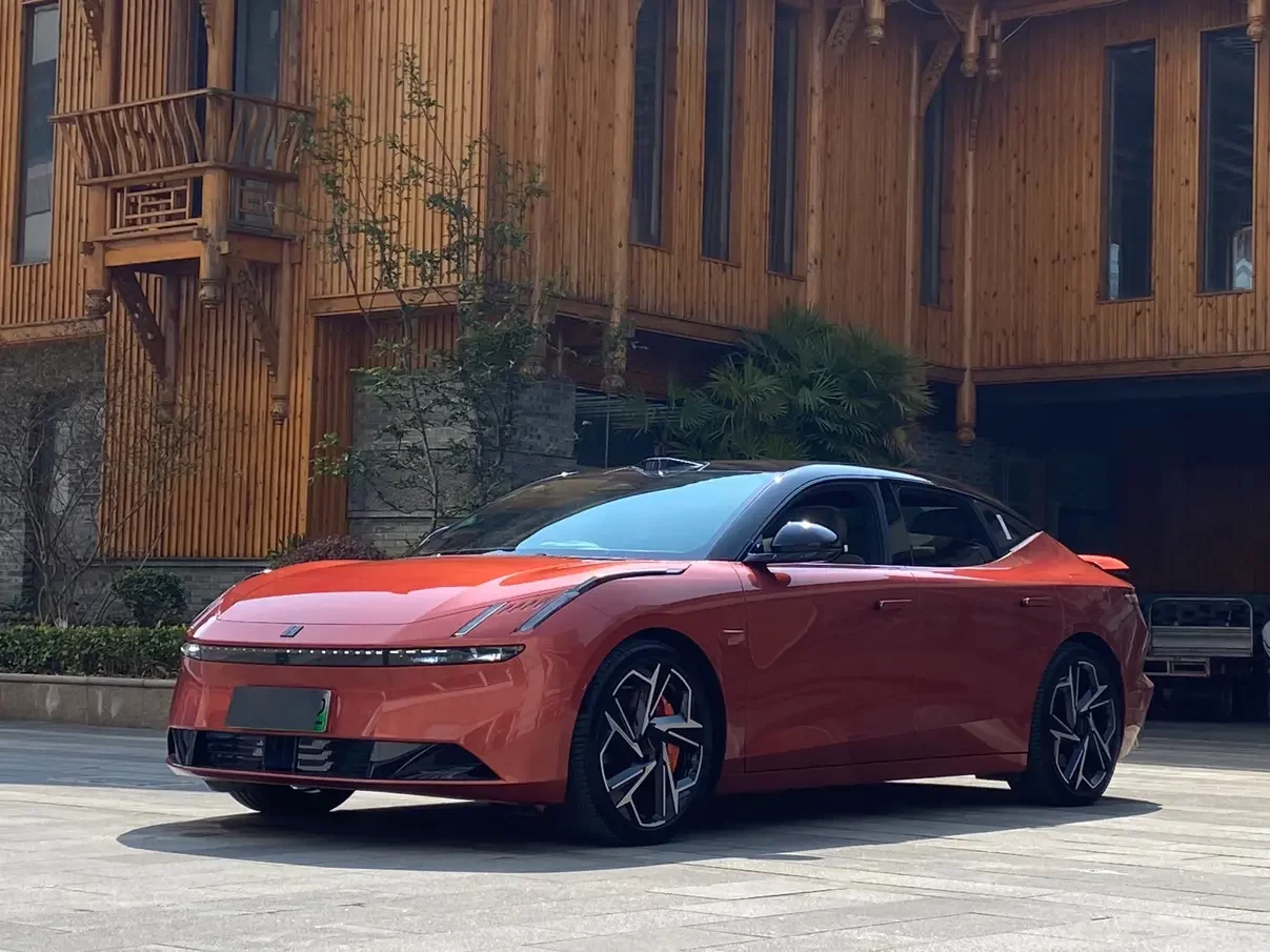 Lynk & Co Z10