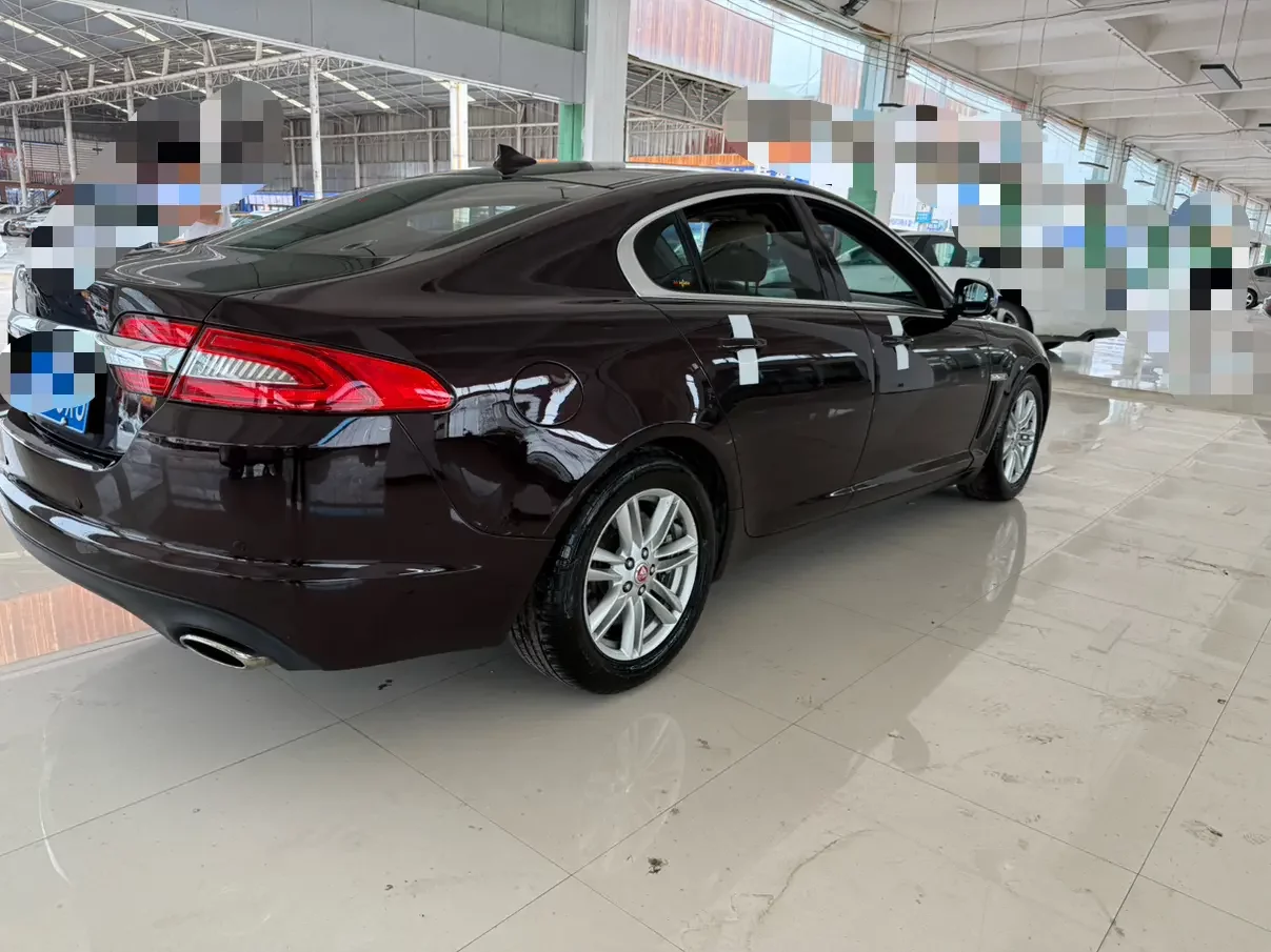 Jaguar XF