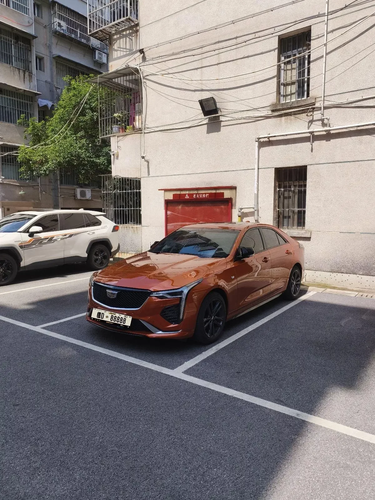 Cadillac CT4  из Китая