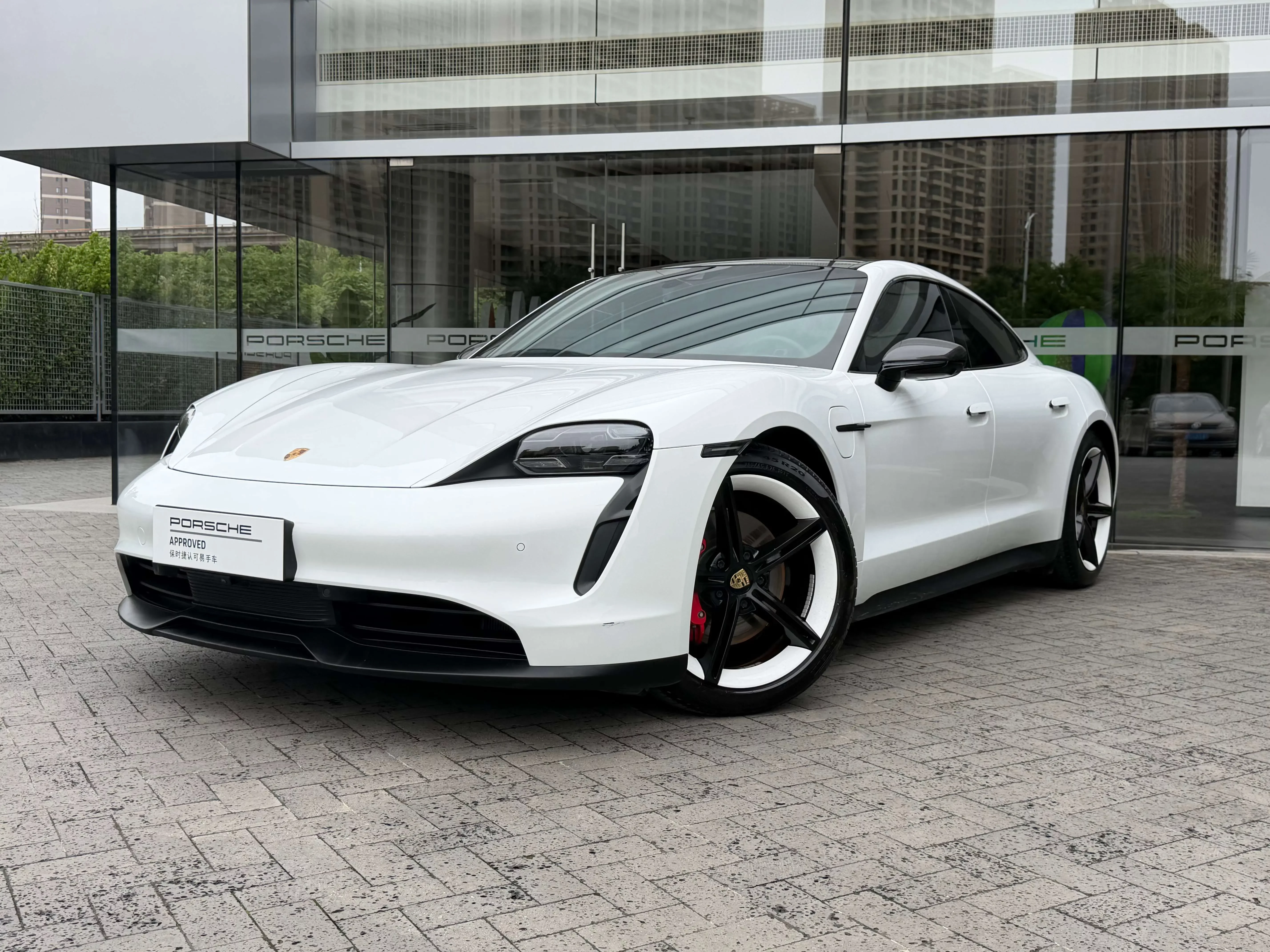 Porsche Taycan