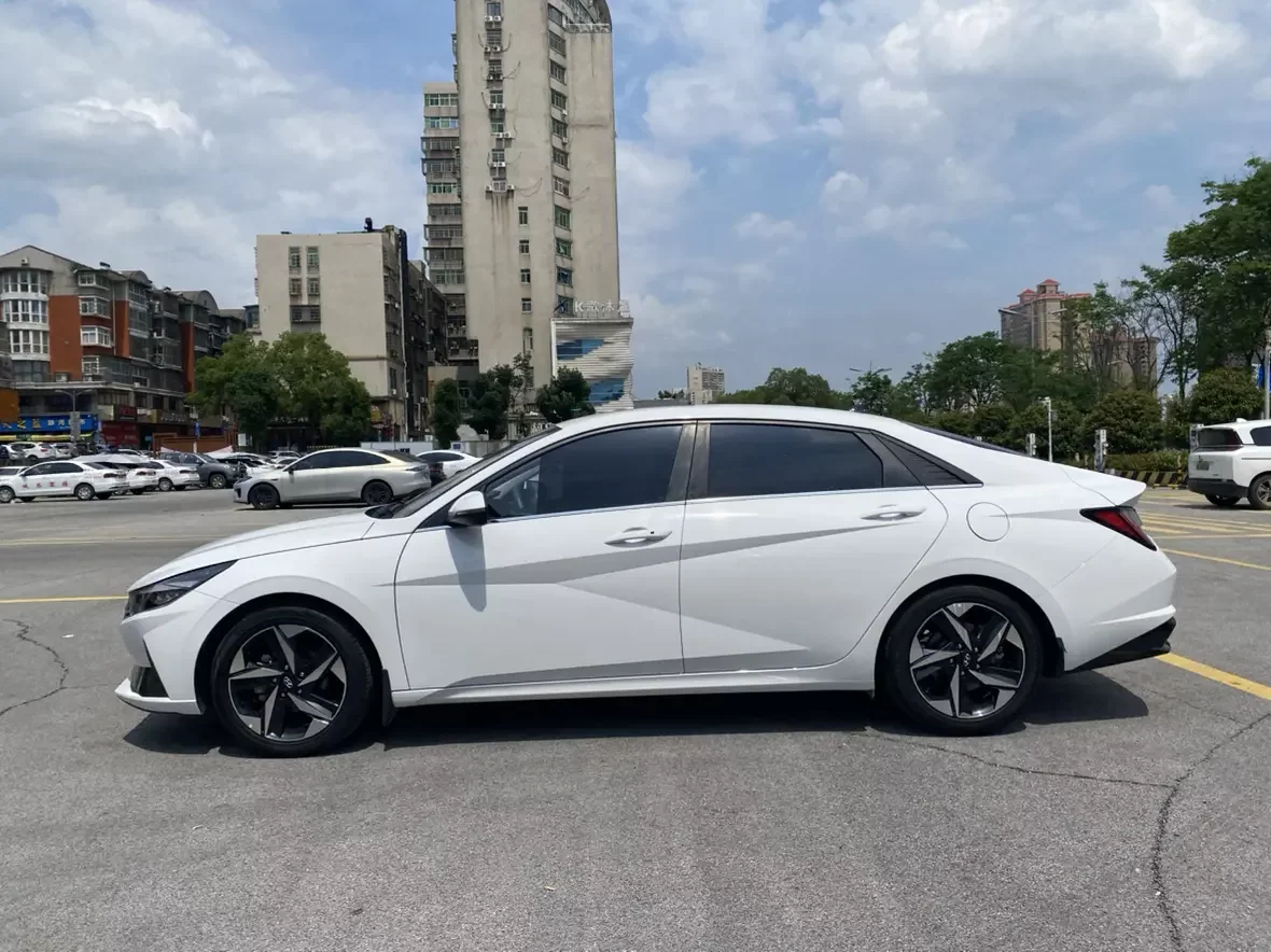Hyundai Elantra