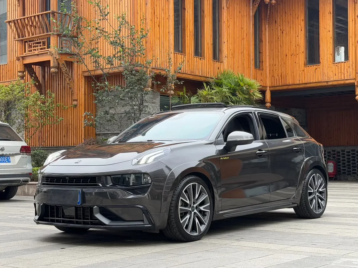 Lynk & Co 02 Hatchback