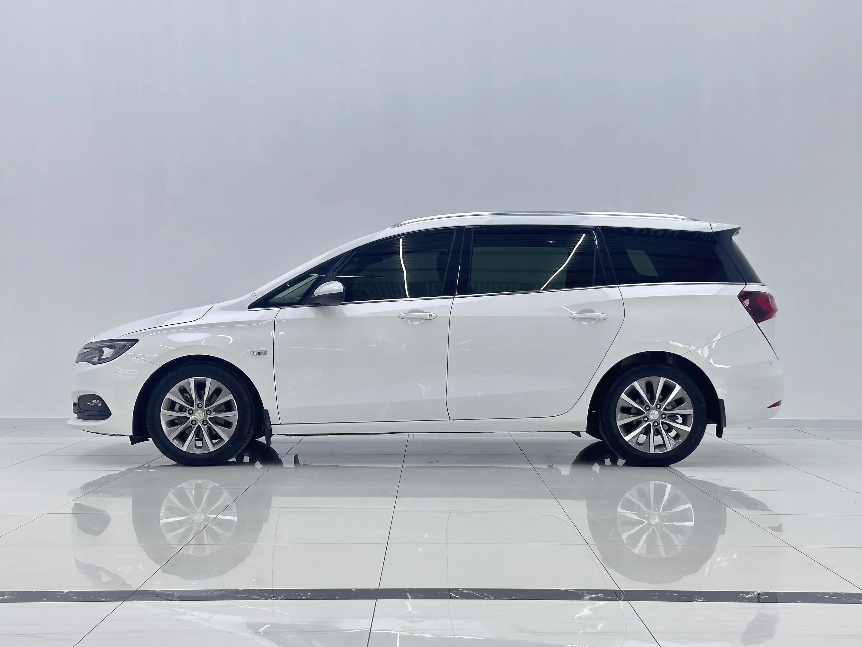 Buick GL6