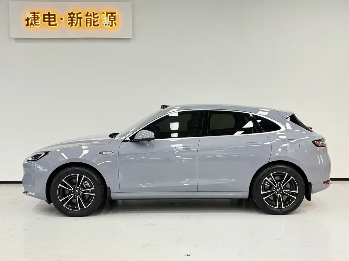 AITO M5