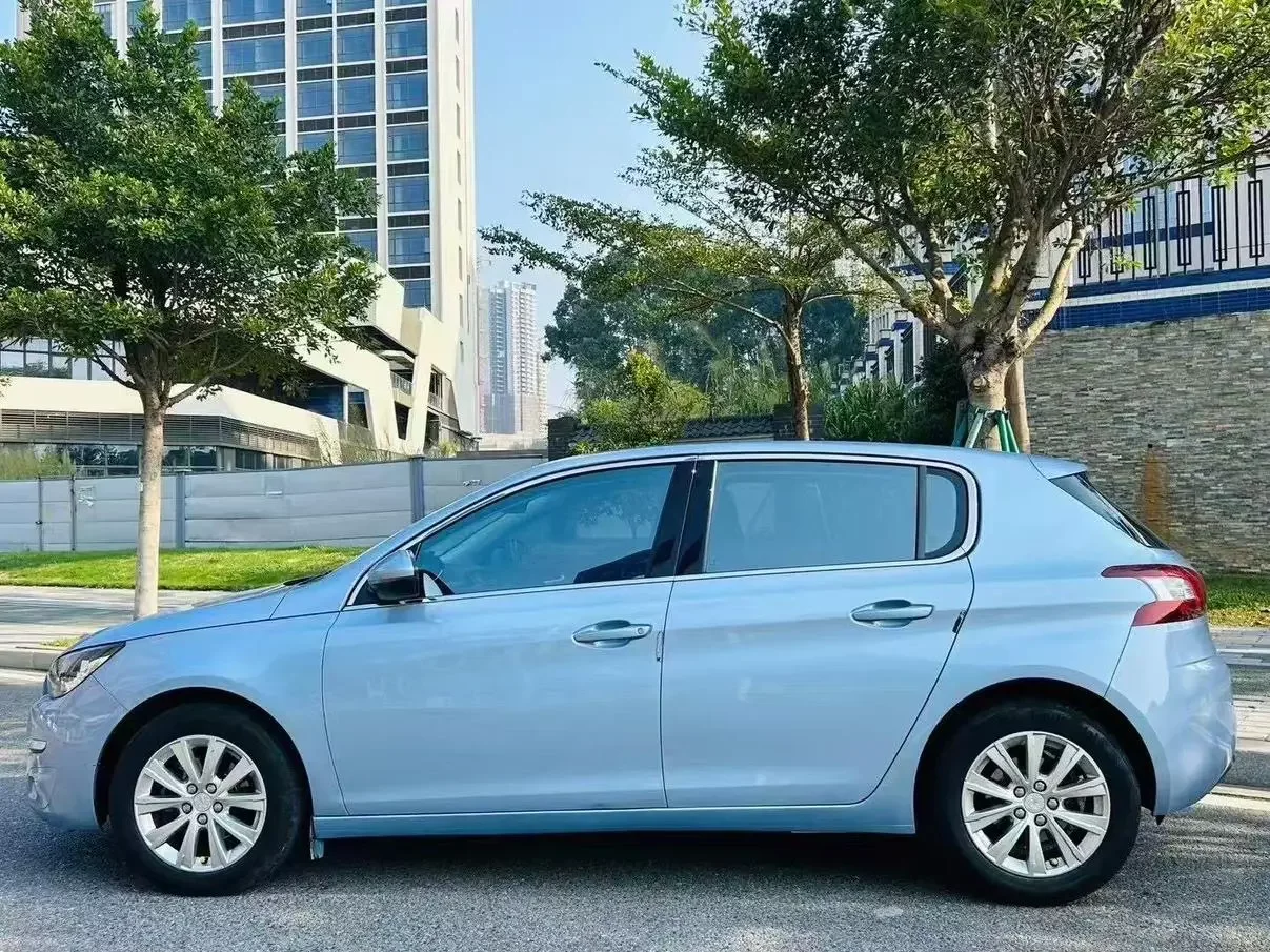 Peugeot 308S