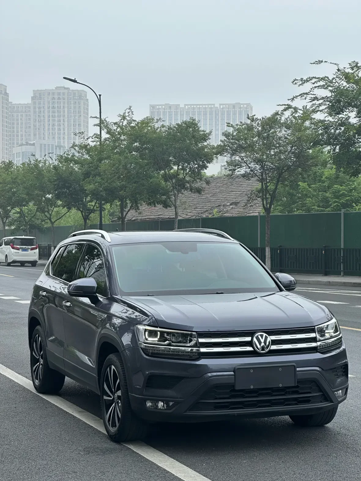 Volkswagen Tharu