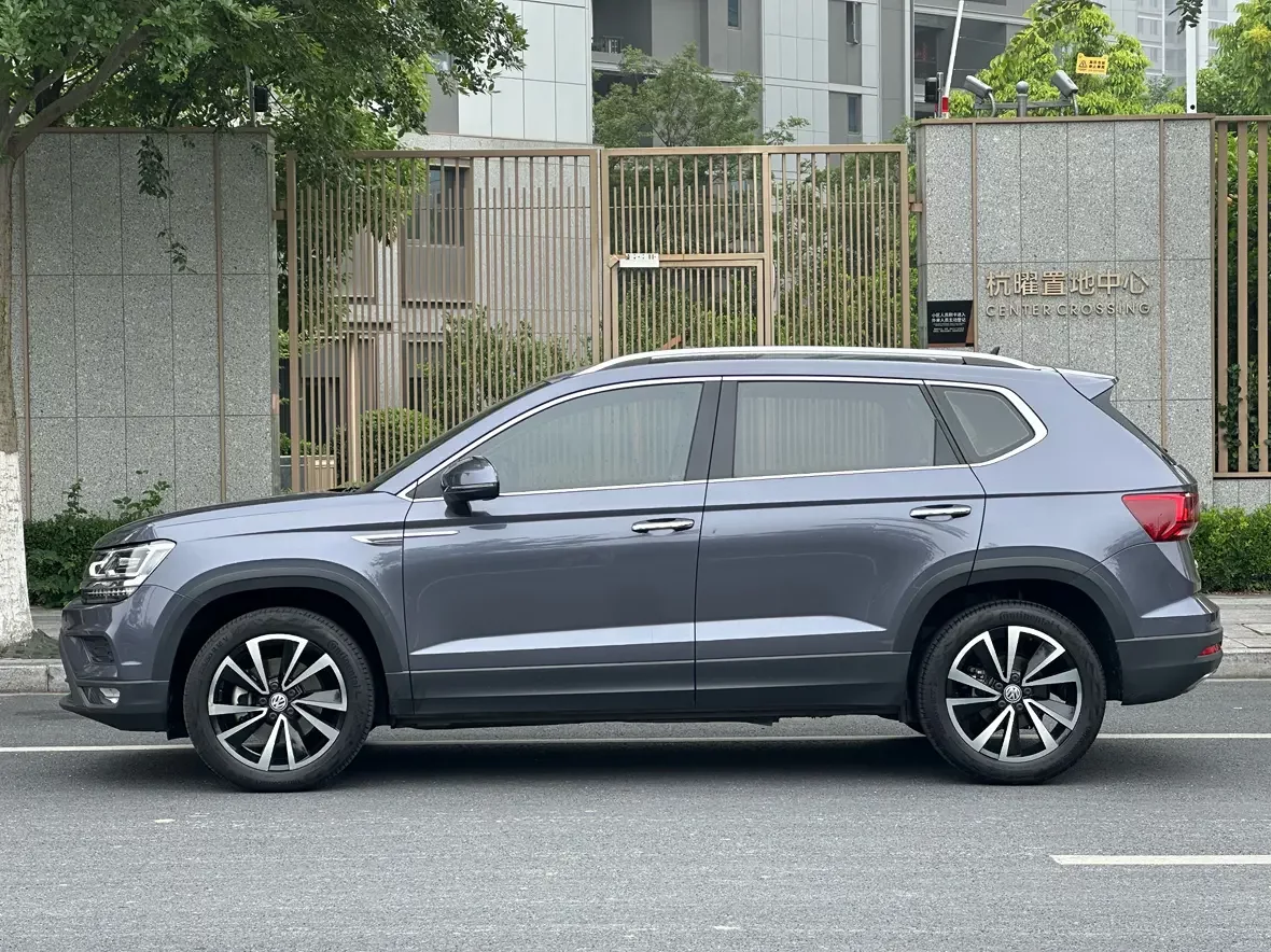 Volkswagen Tharu