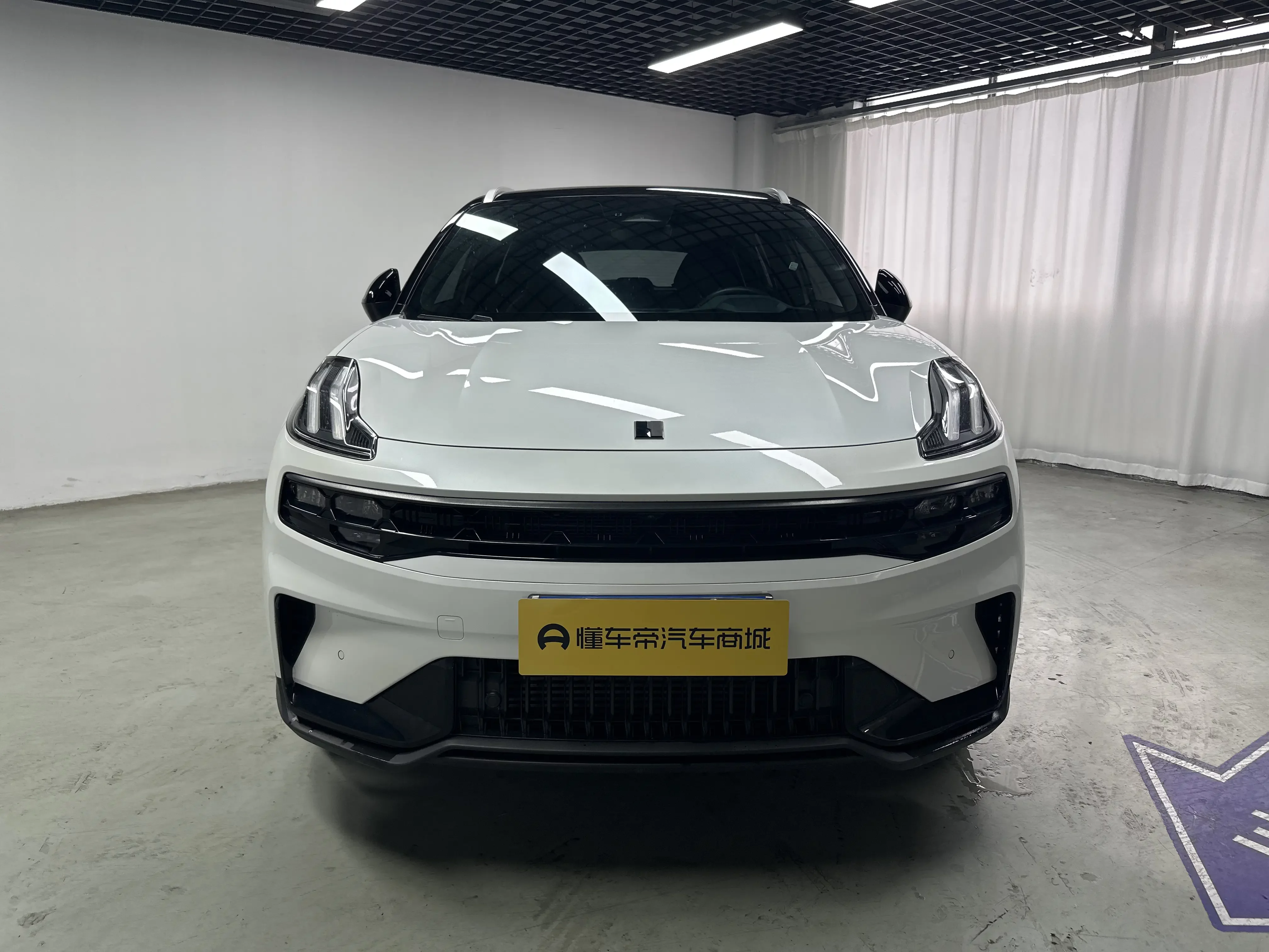 Lynk & Co 06
