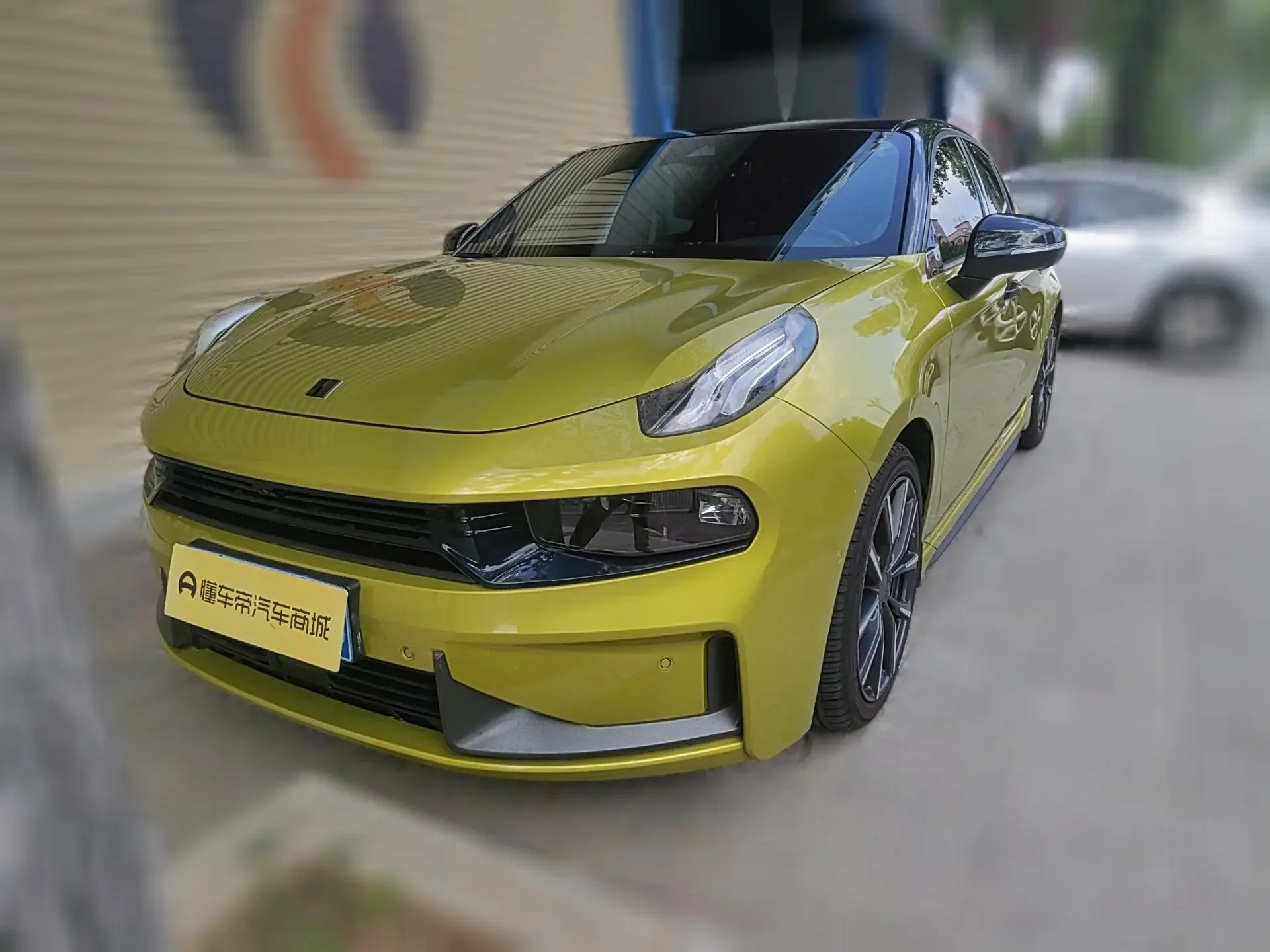 Lynk & Co 03