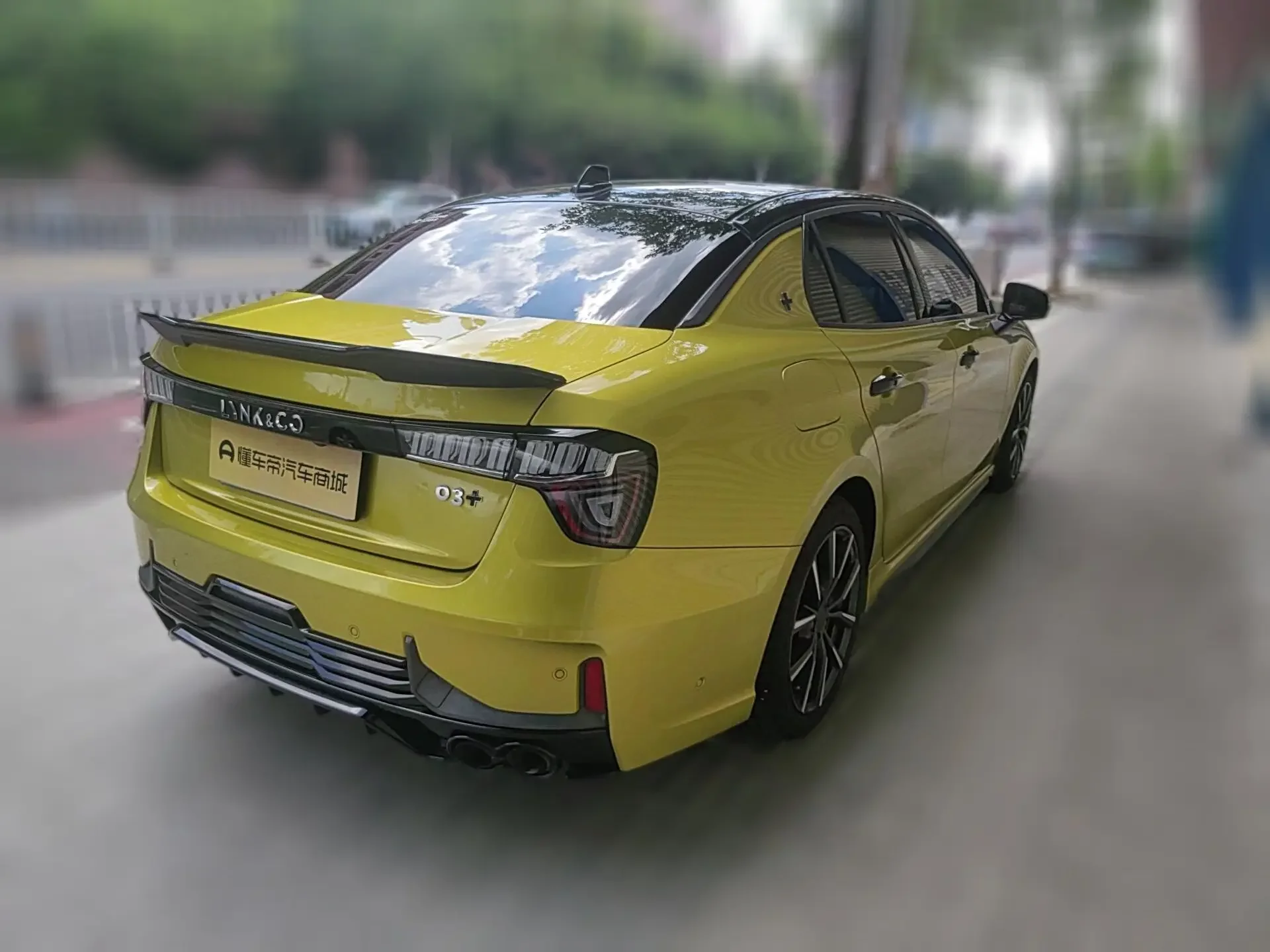 Lynk & Co 03