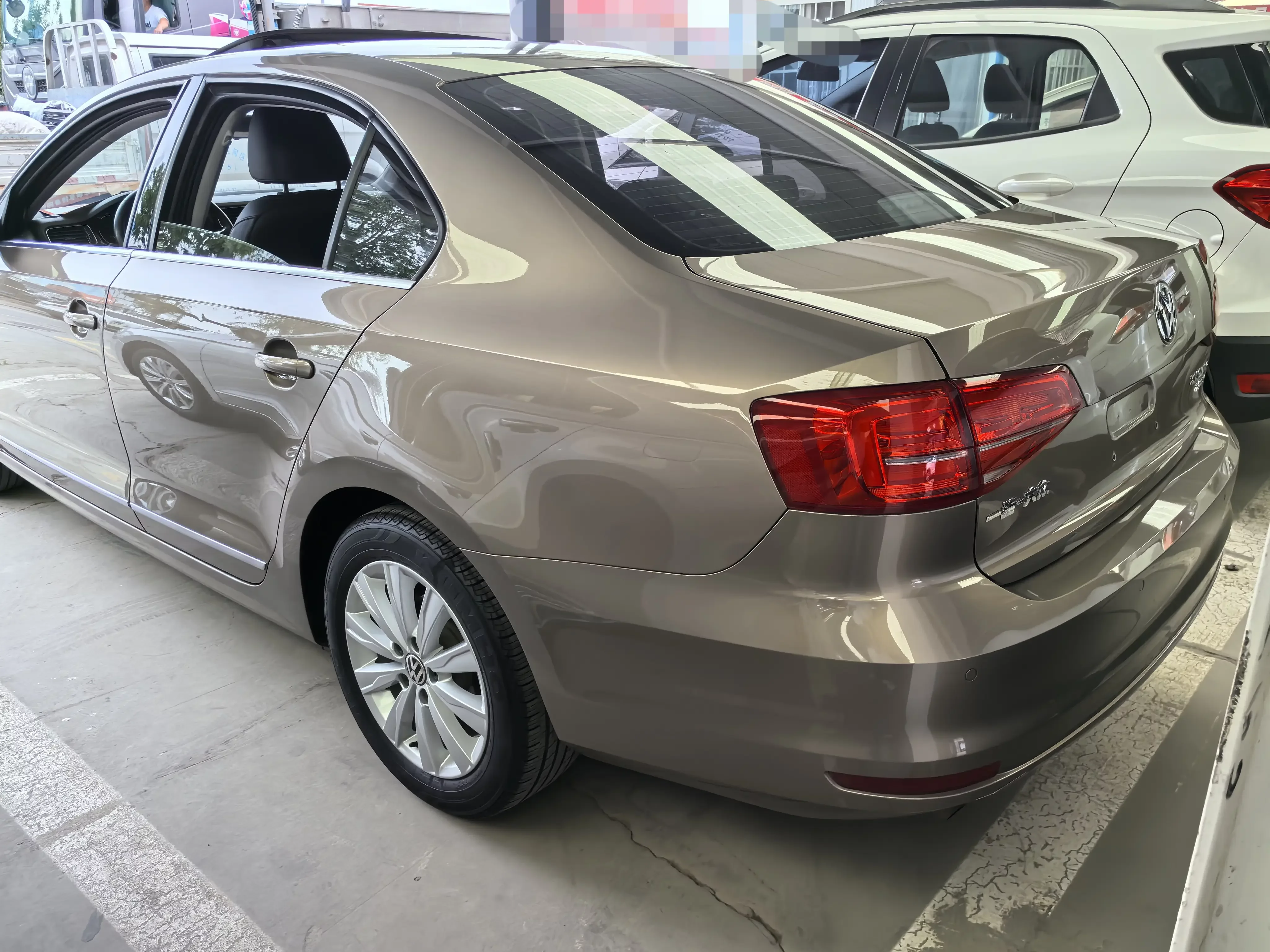 Volkswagen Sagitar
