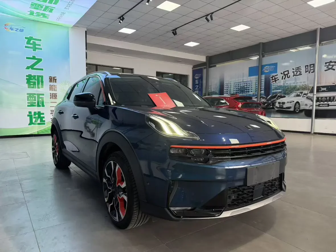 Lynk & Co 06