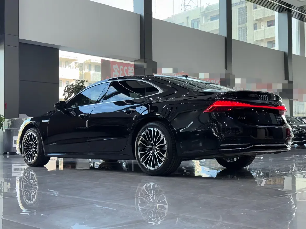 Audi A7L