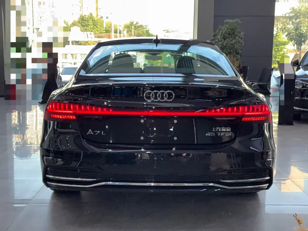 Audi A7L