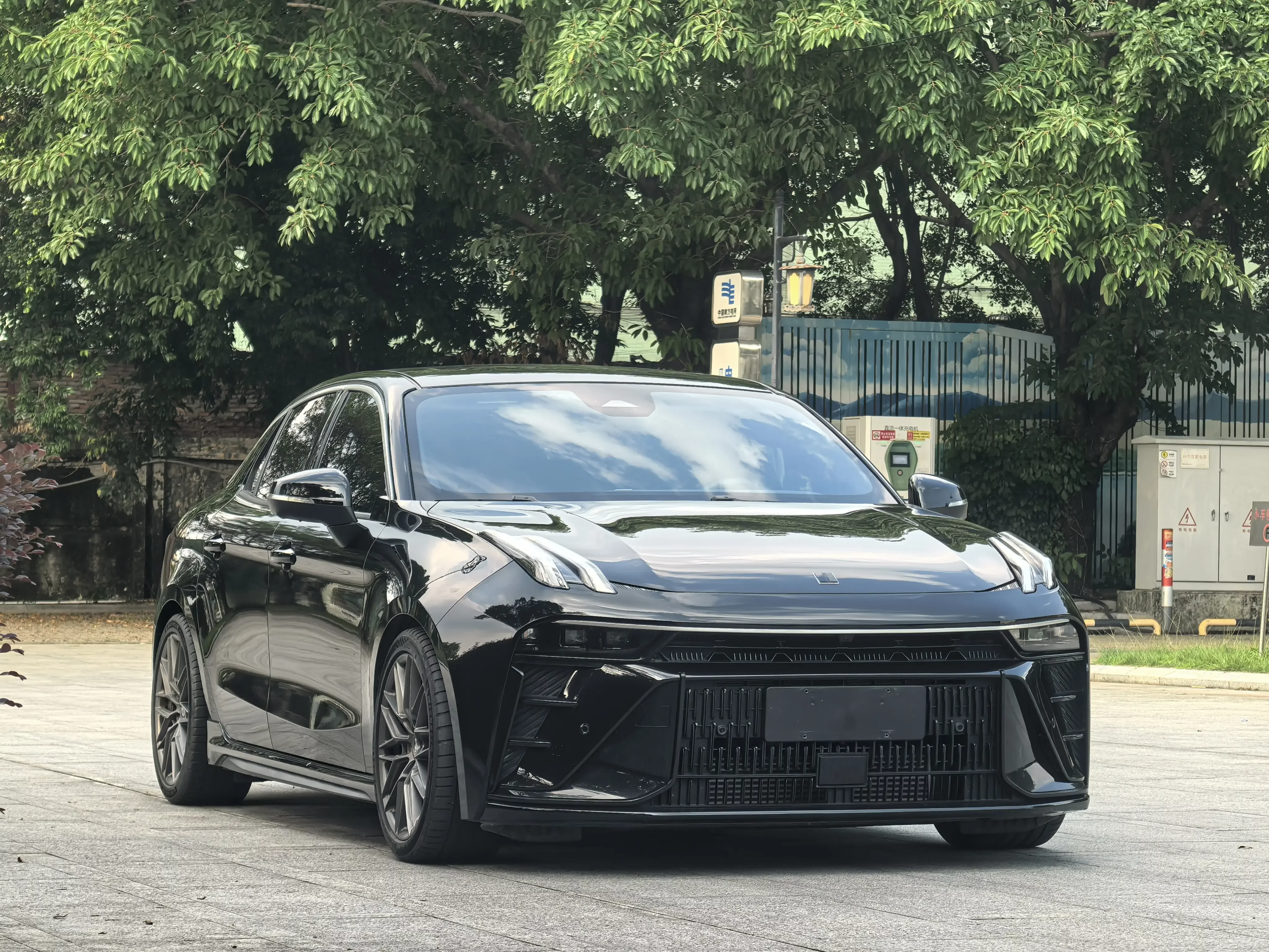 Lynk & Co 03