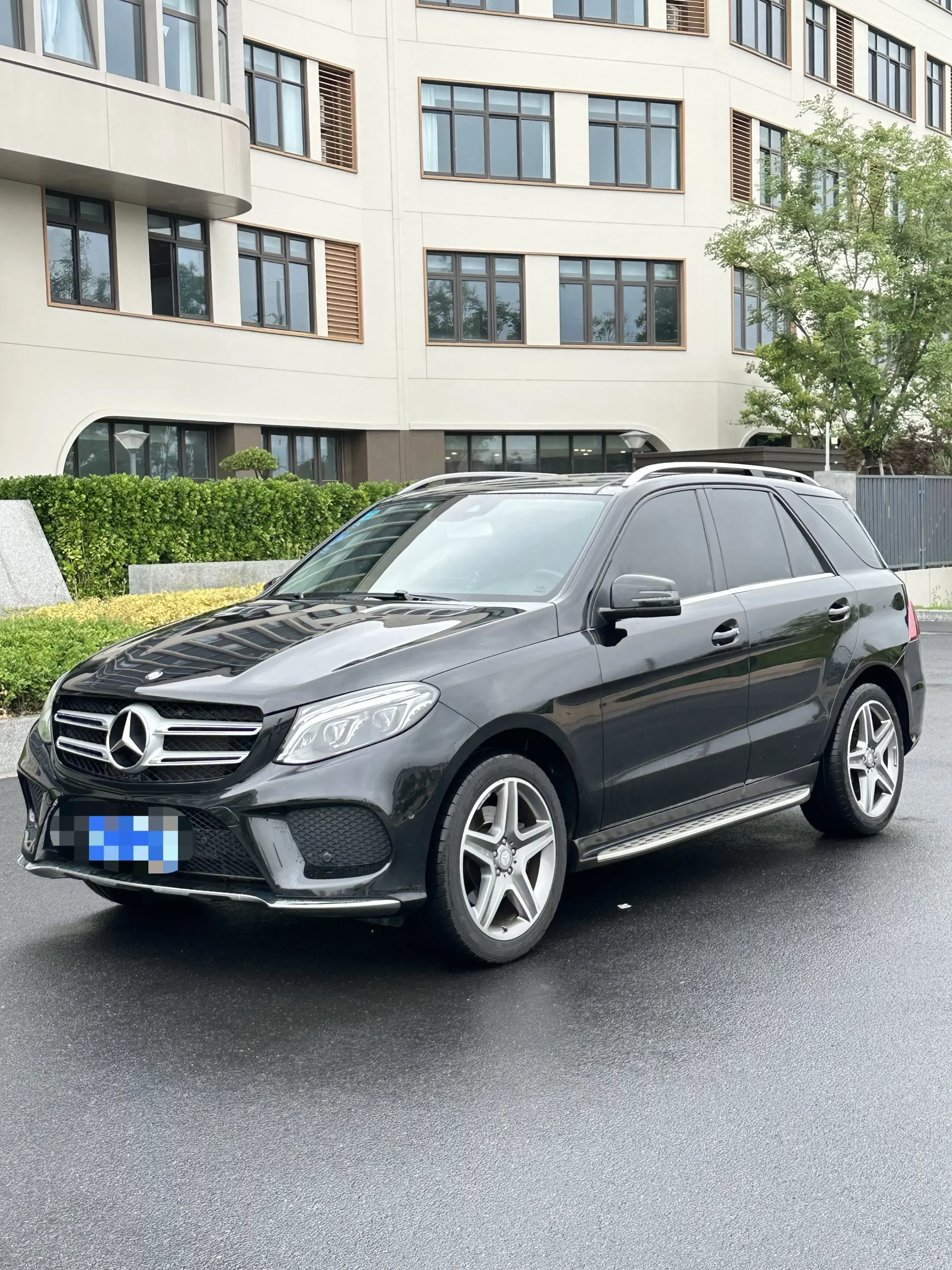 Mercedes-Benz GLE (Imported)