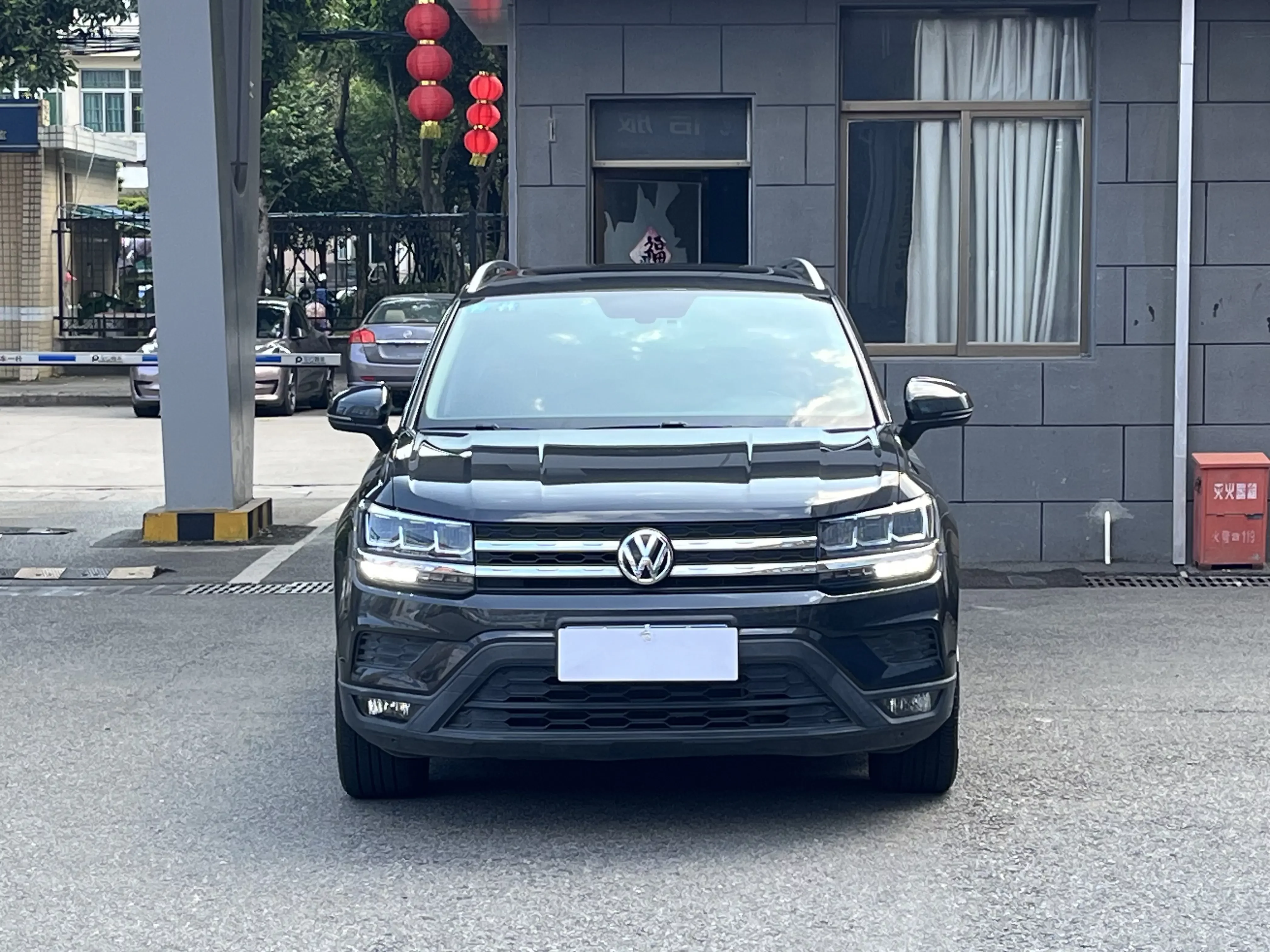Volkswagen Tharu