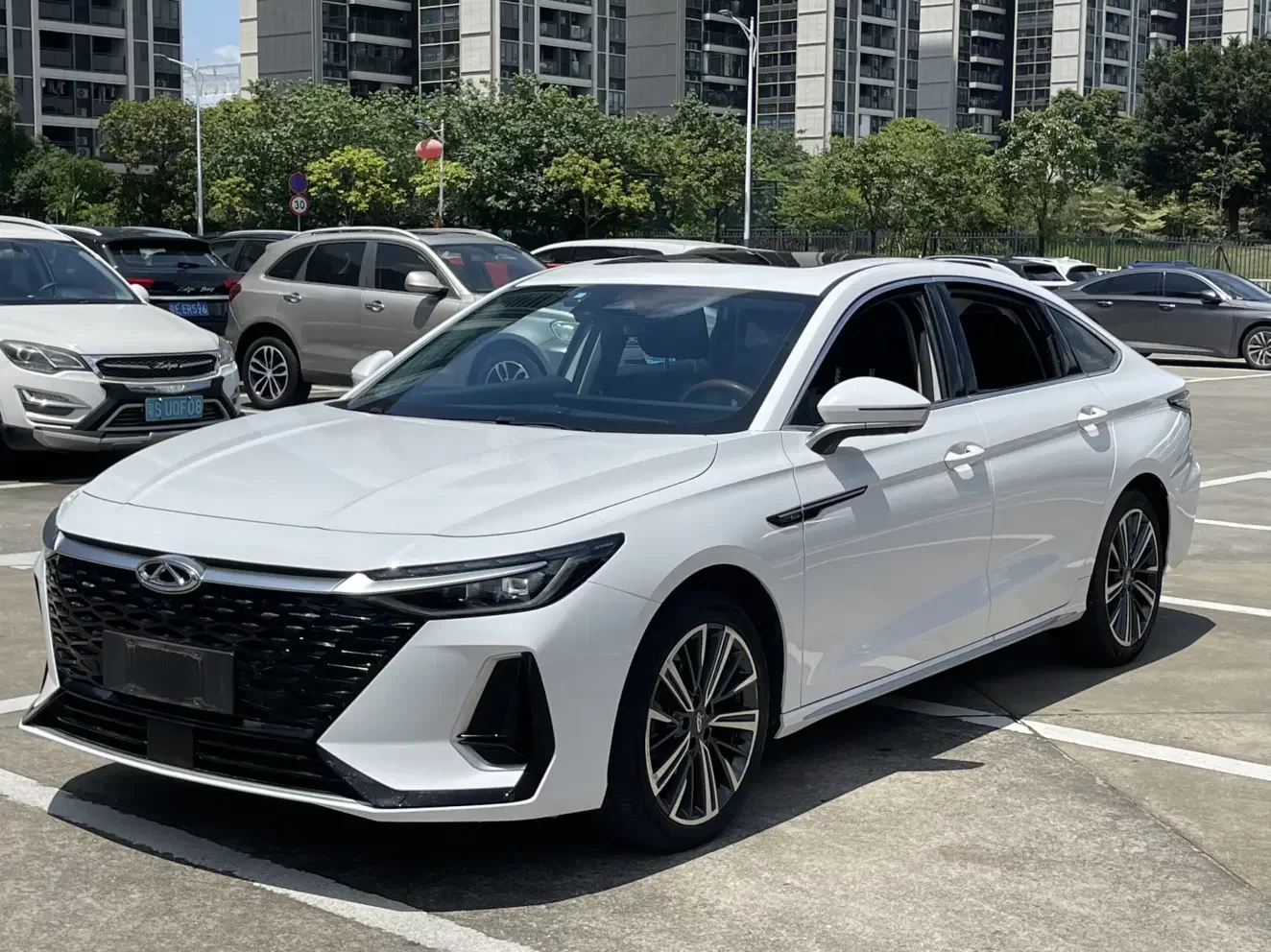 Chery Arrizo 8