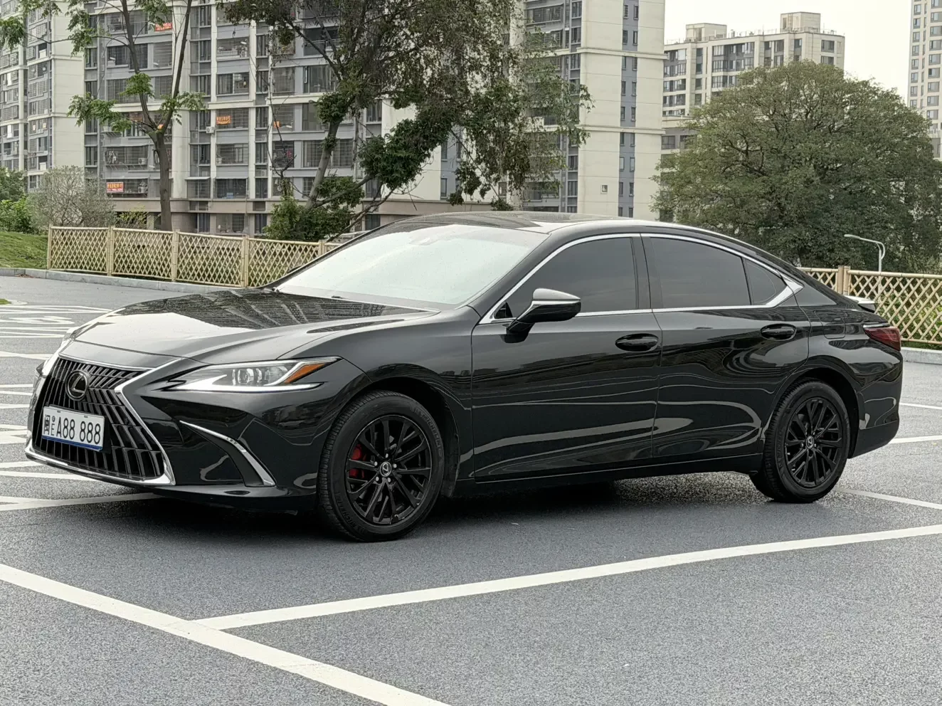 Lexus ES