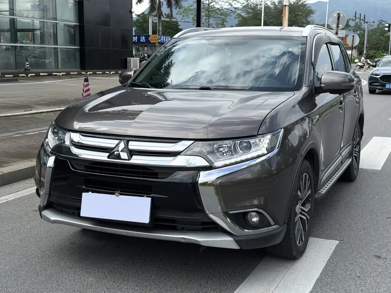 Mitsubishi Outlander  из Китая