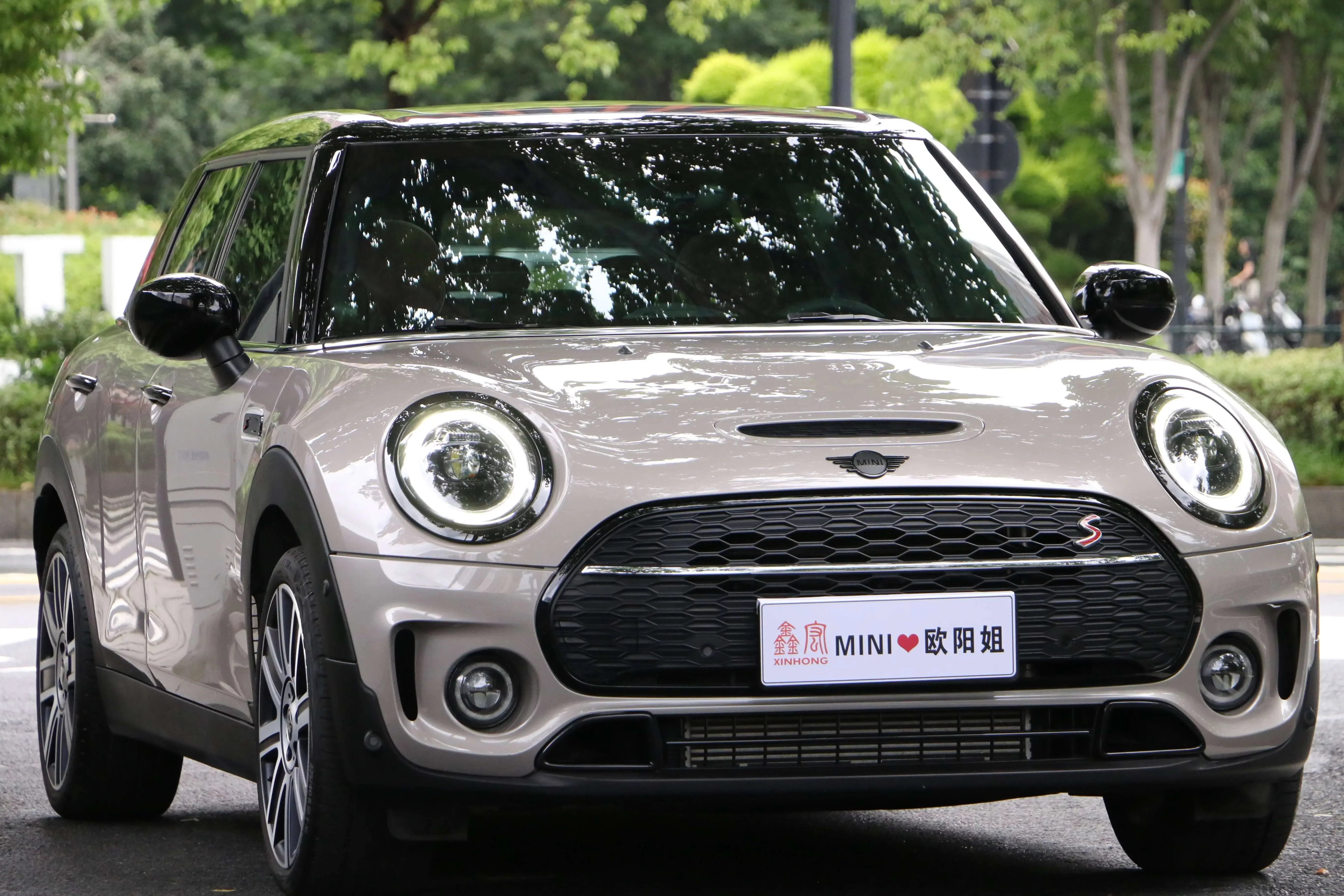 MINI CLUBMAN