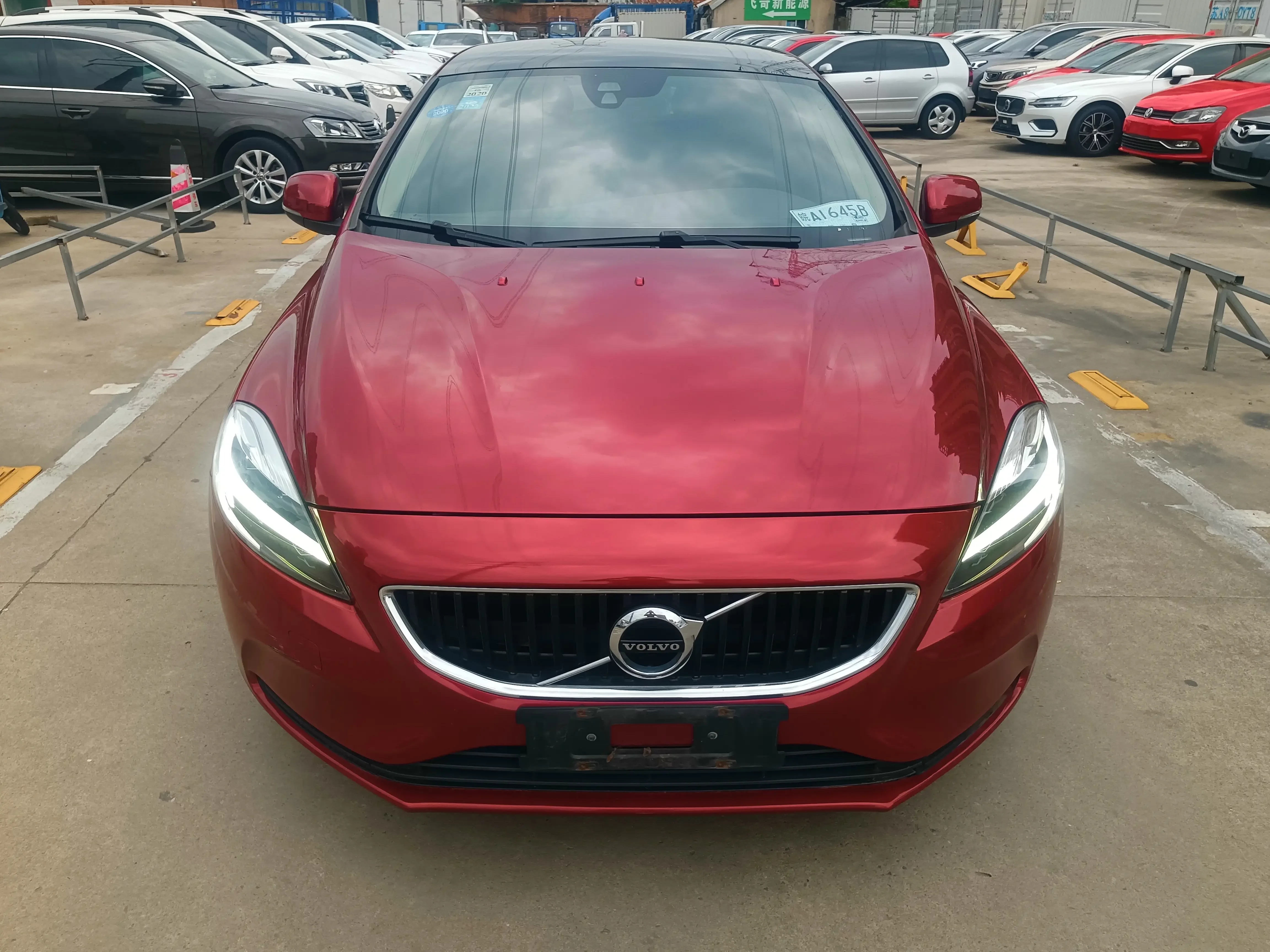 Volvo V40