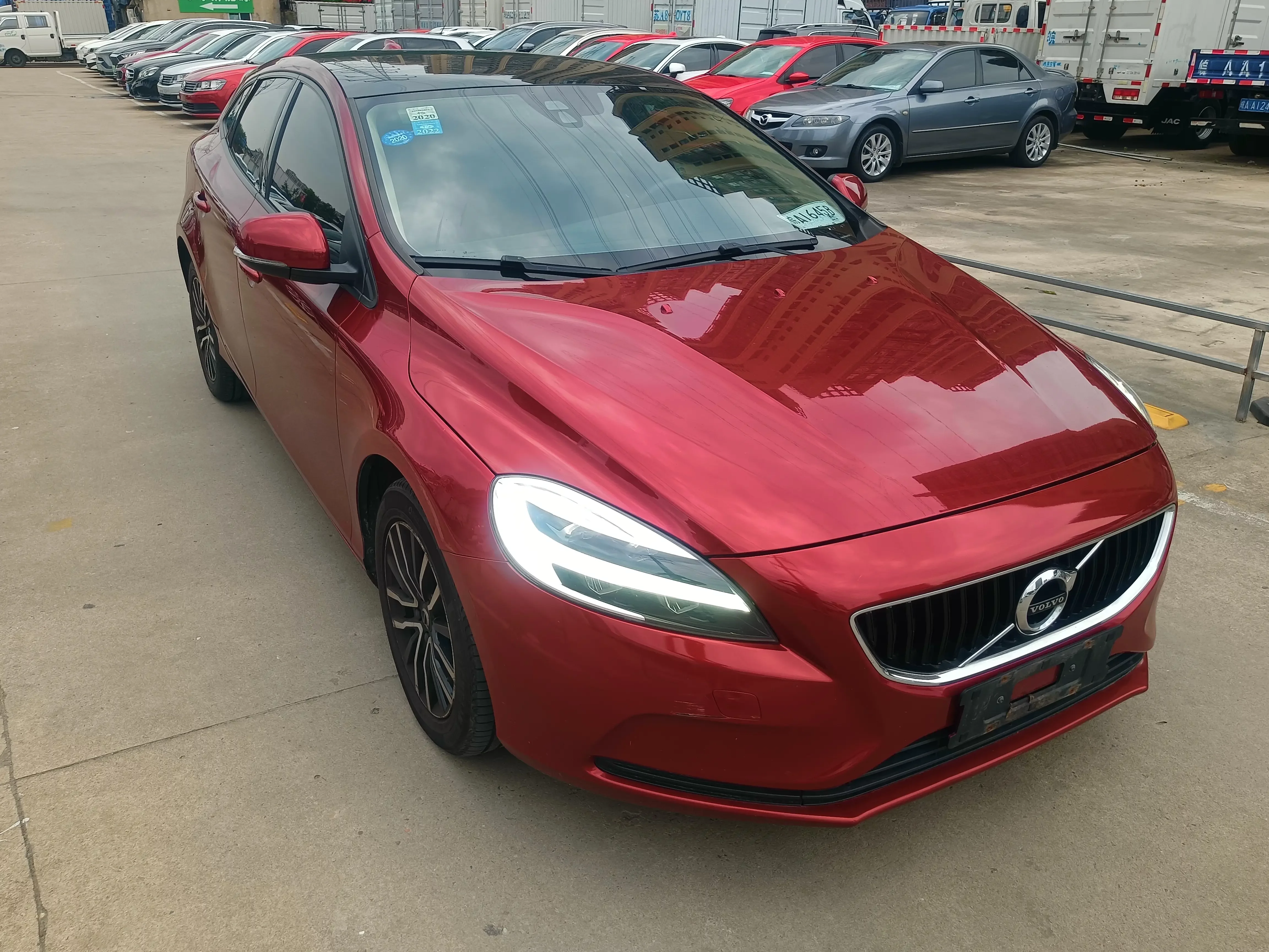 Volvo V40