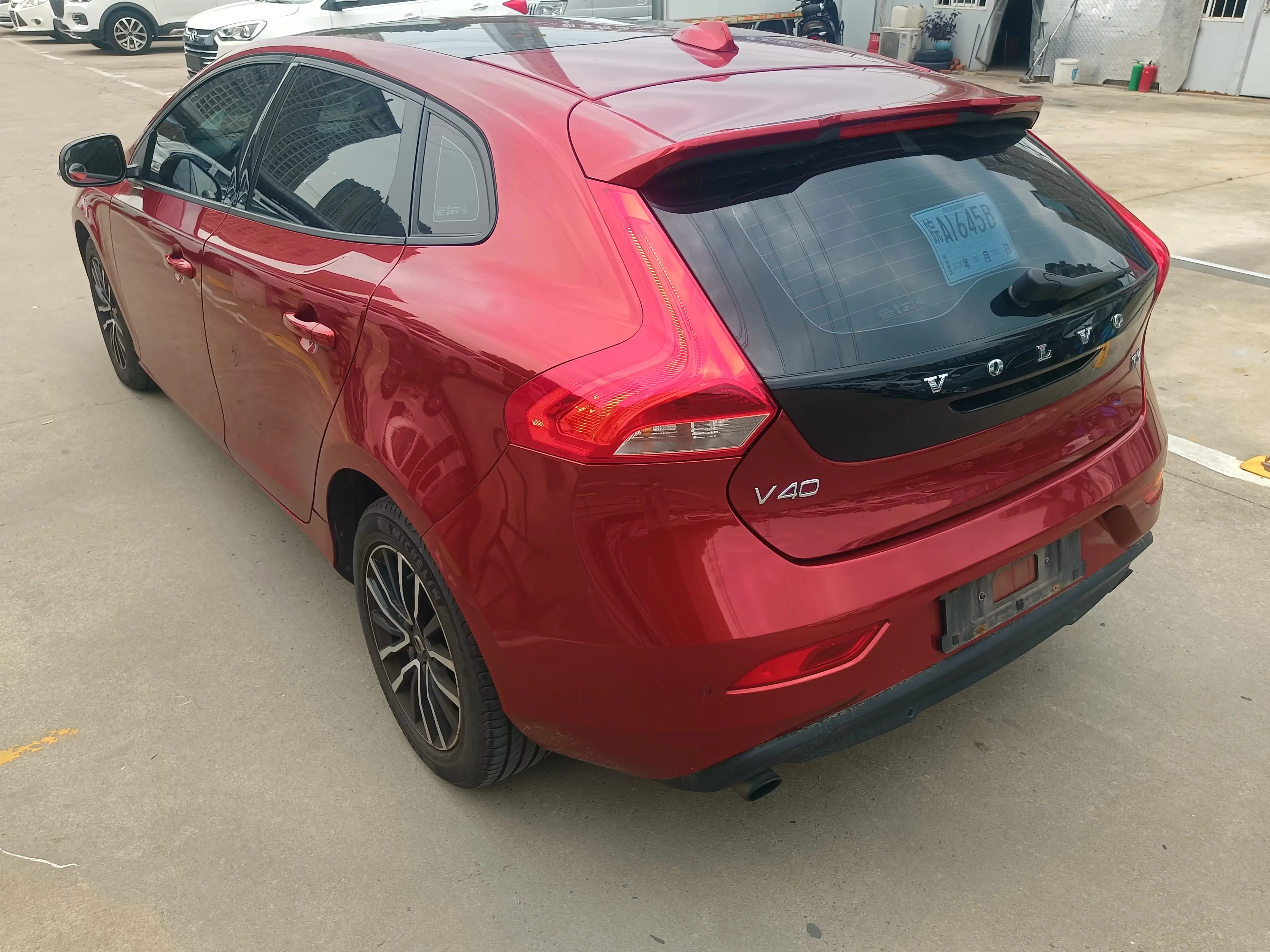 Volvo V40