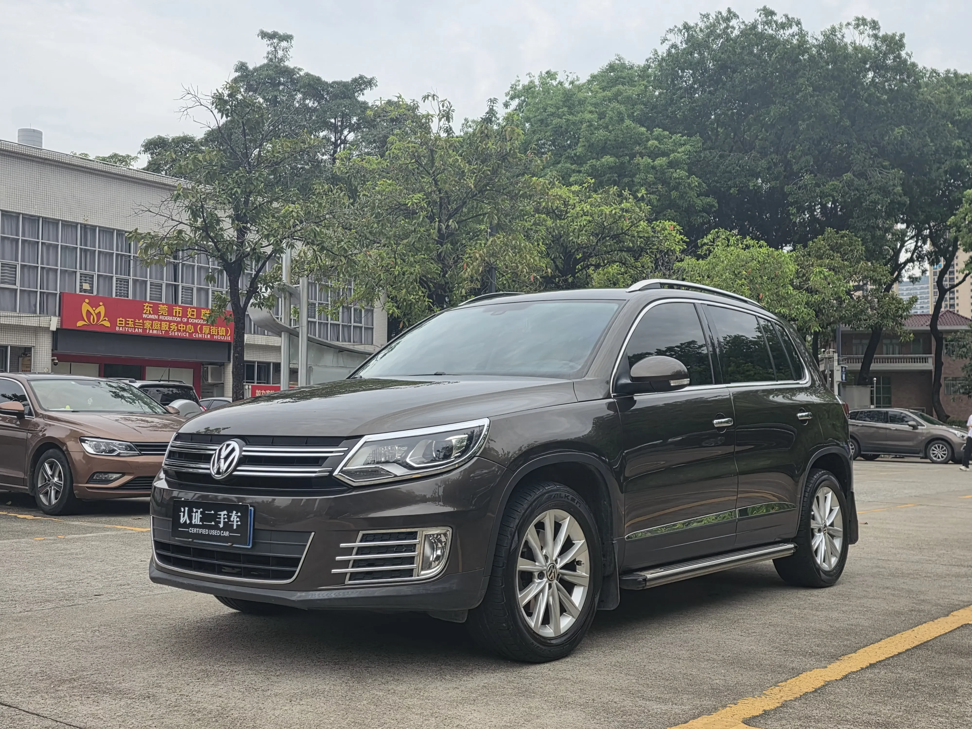 Volkswagen Tiguan (Tharu)