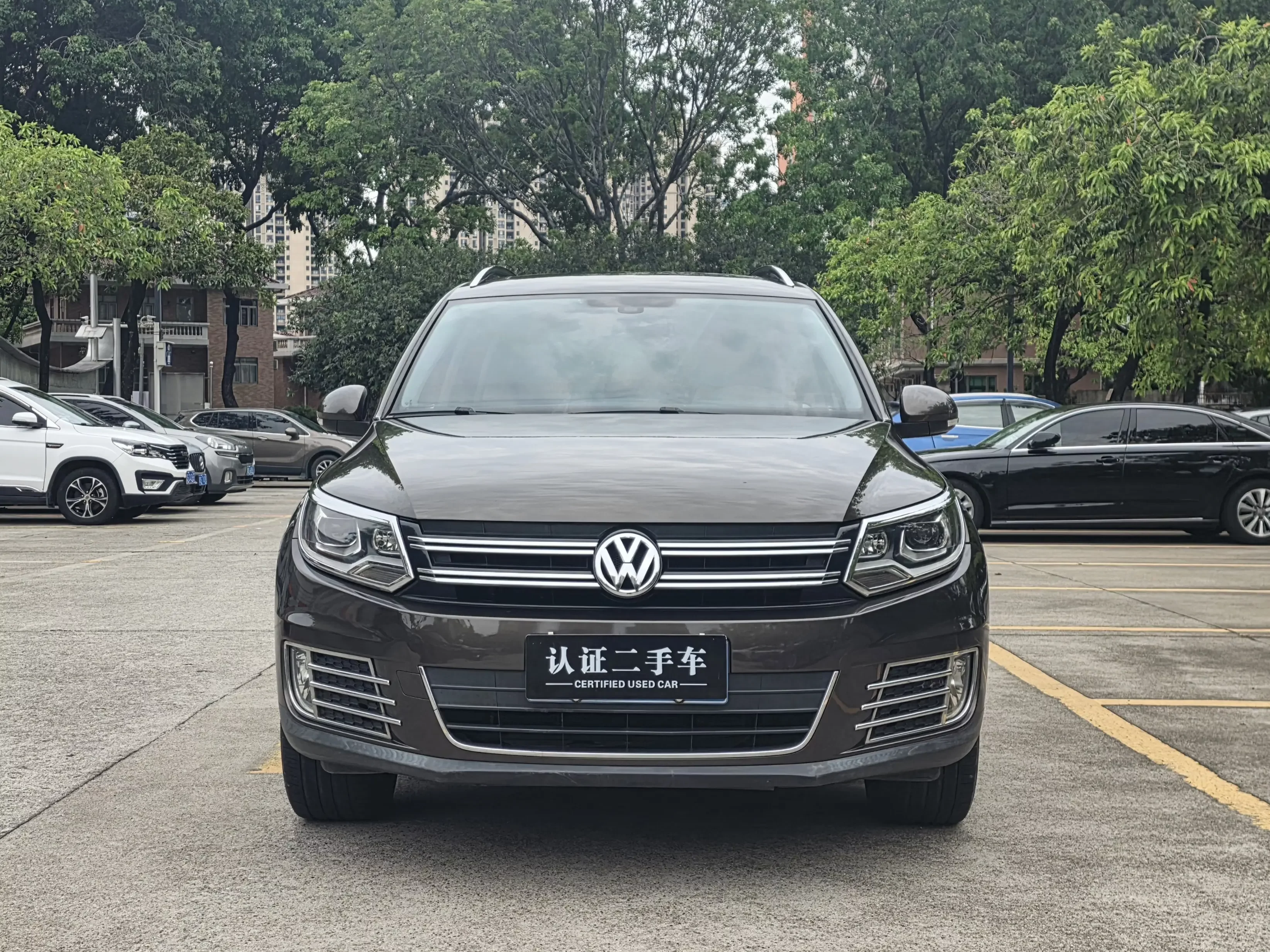 Volkswagen Tiguan (Tharu)