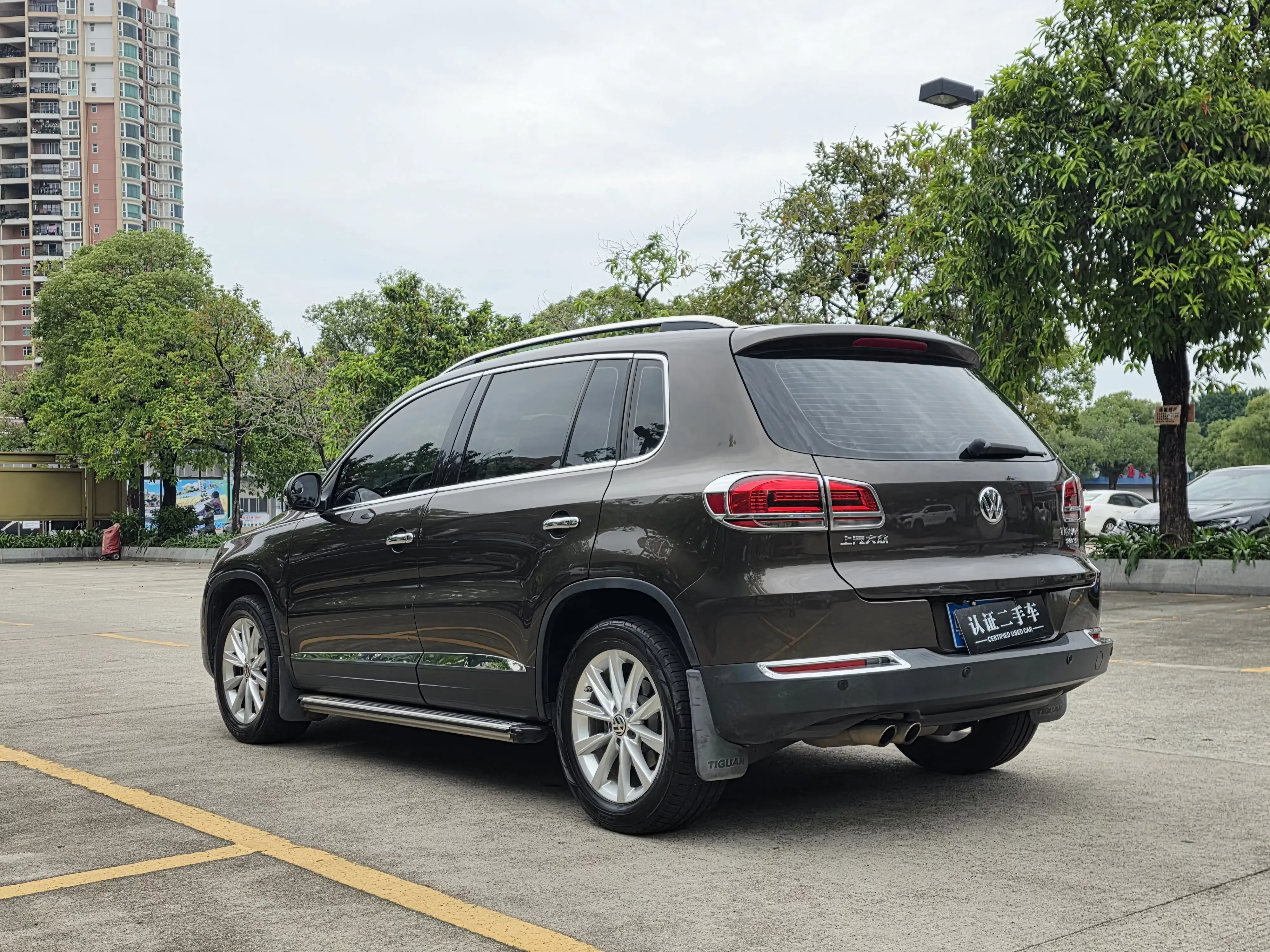 Volkswagen Tiguan (Tharu)