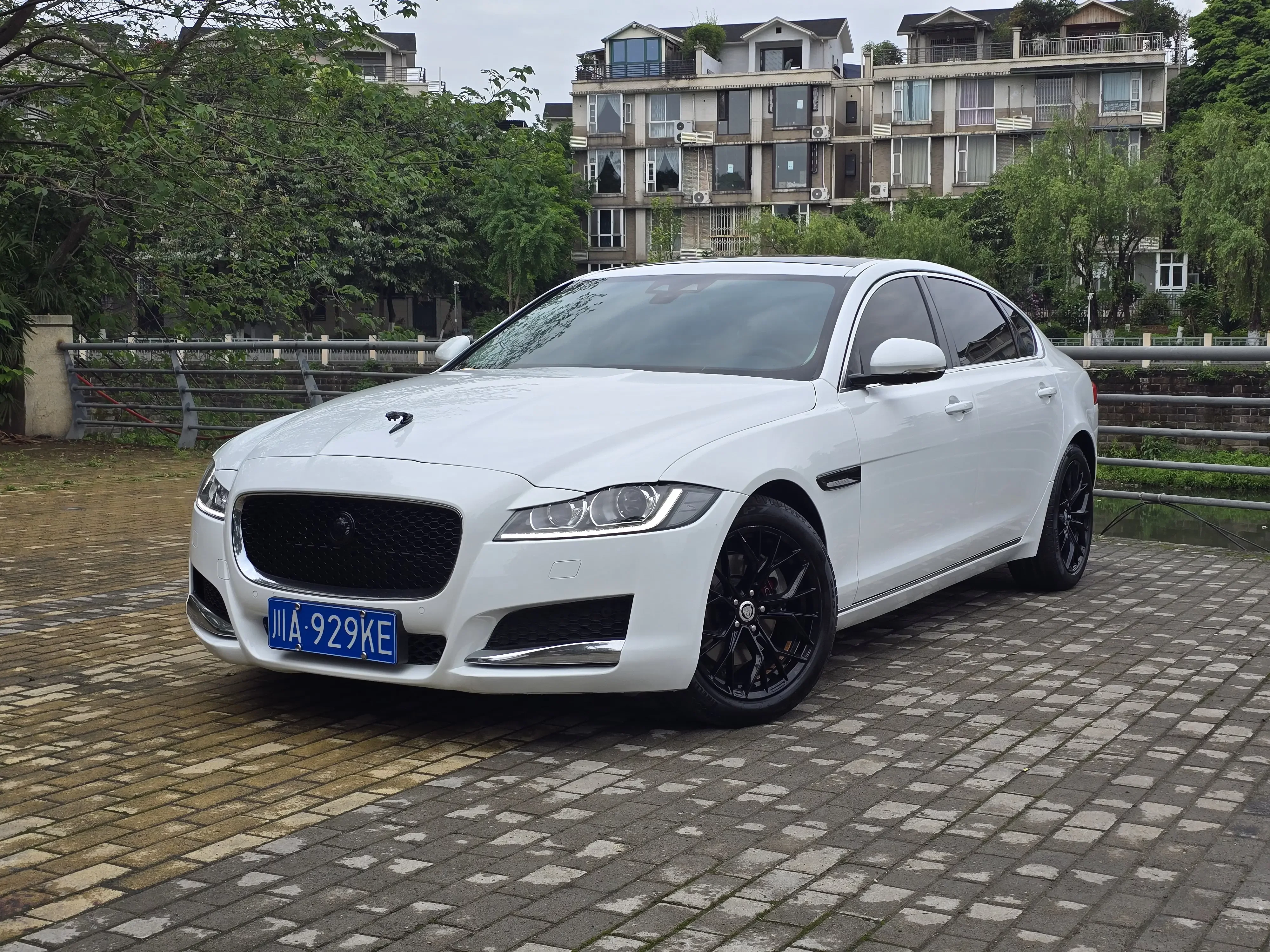 Jaguar XFL  из Китая