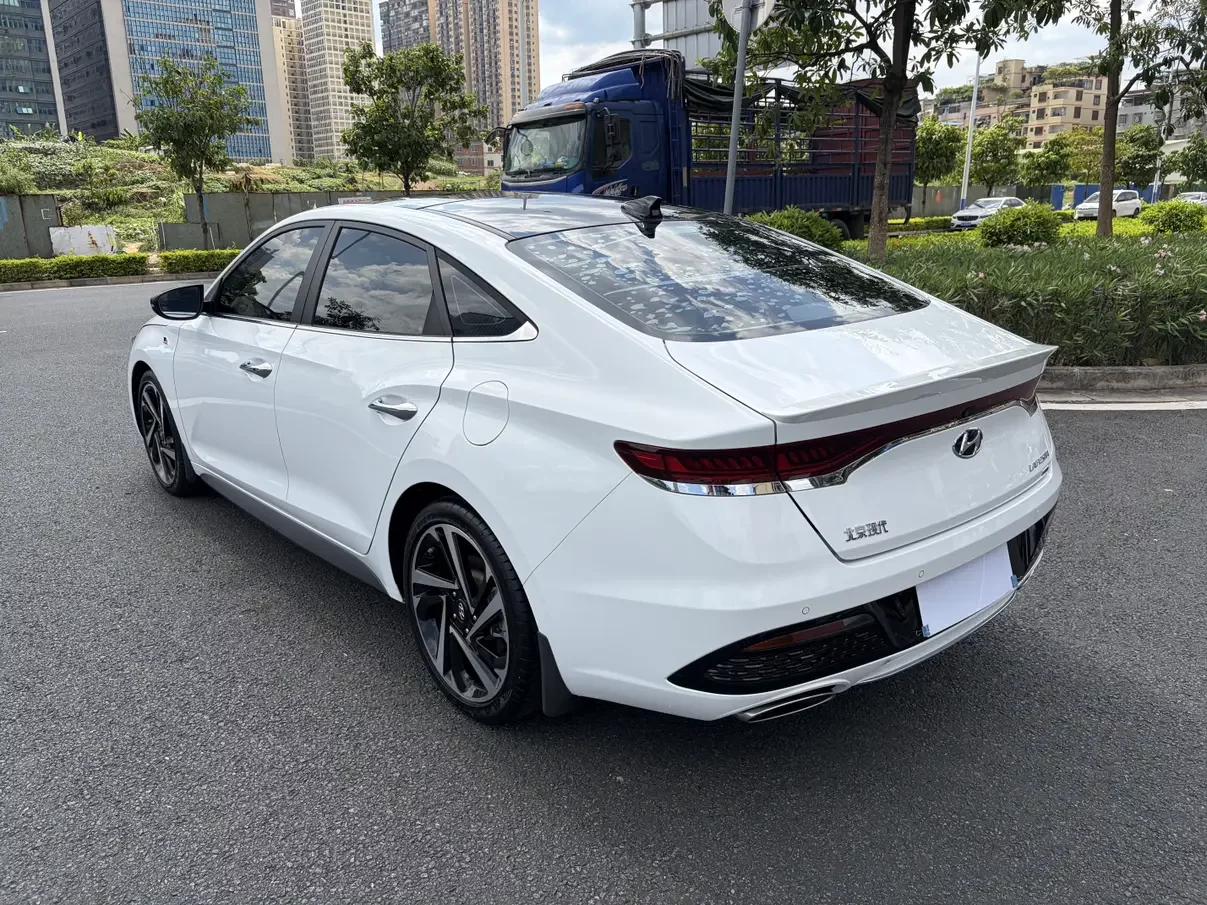 Hyundai Lafesta