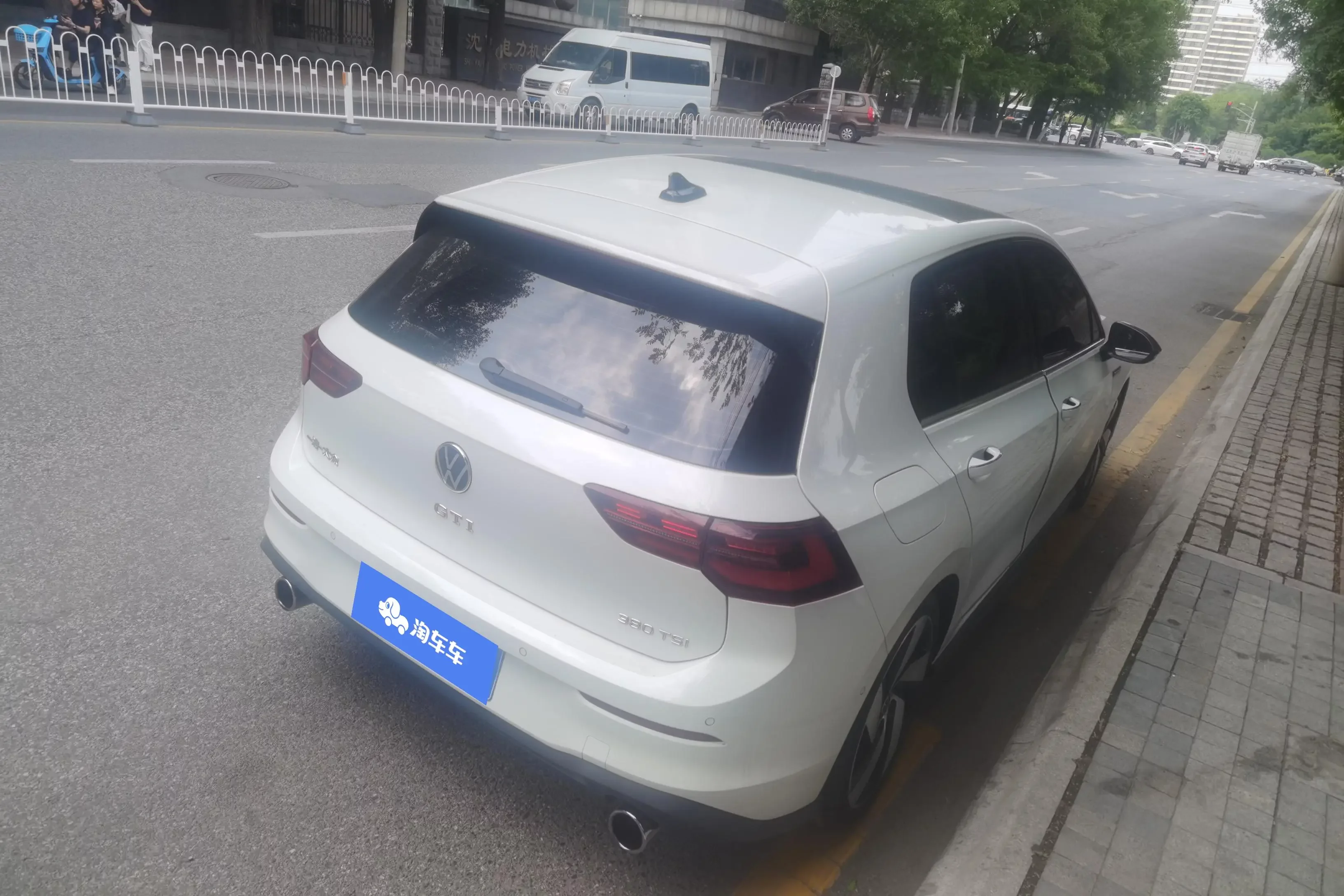 Volkswagen Golf GTI