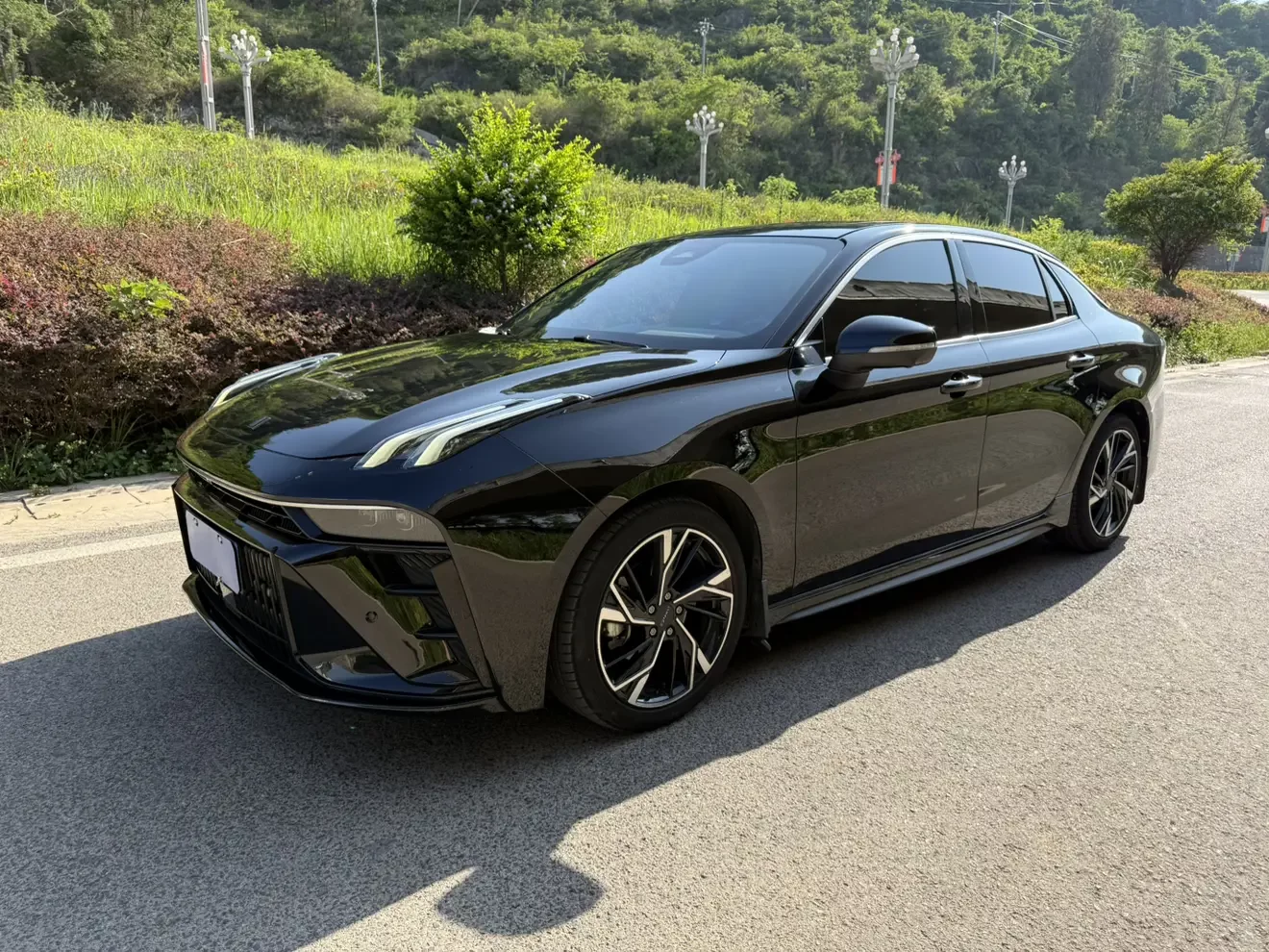 Lynk & Co 03