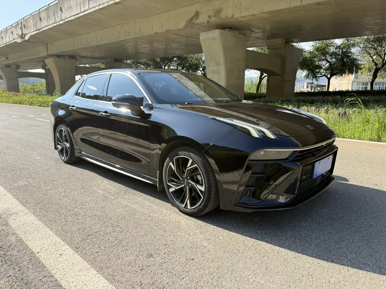 Lynk & Co 03