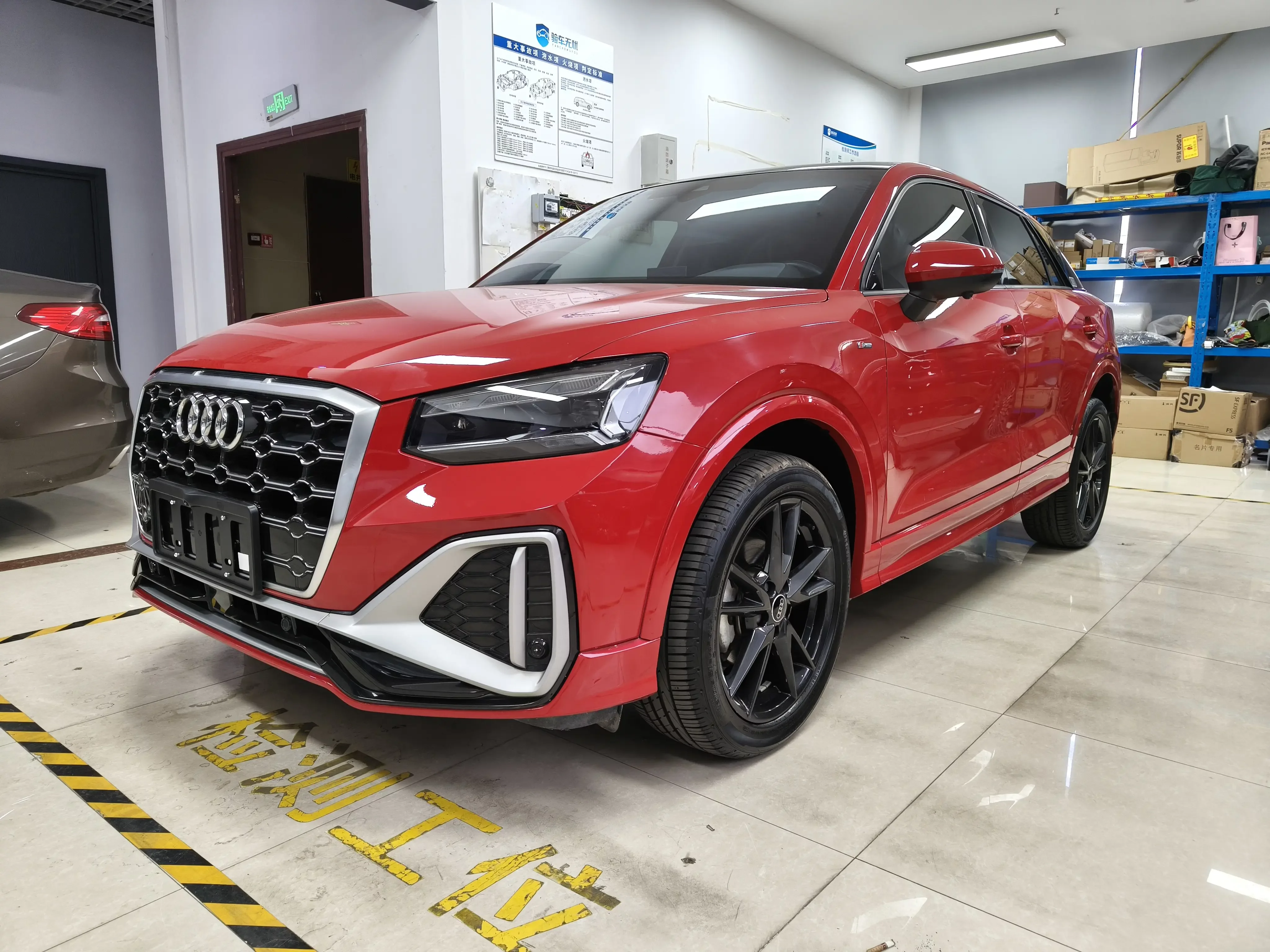 Audi Q2L