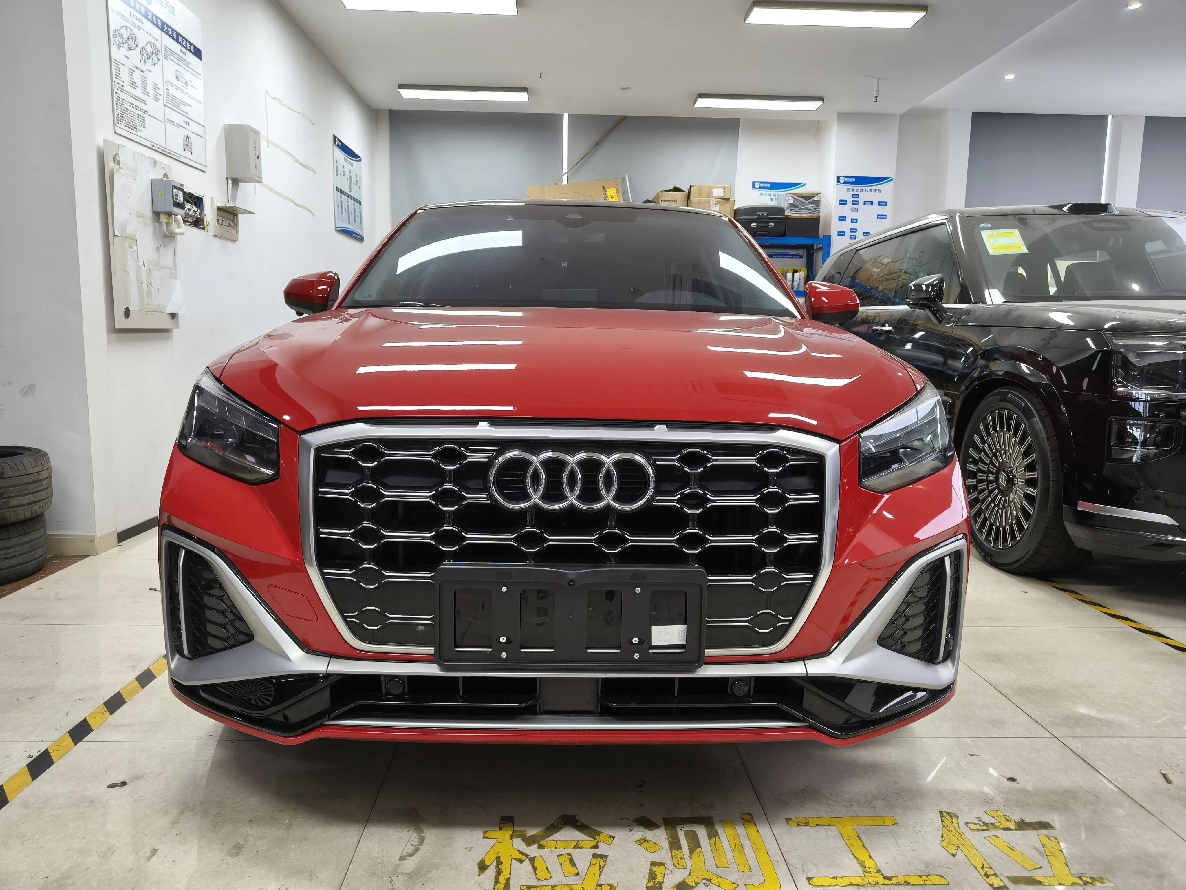 Audi Q2L