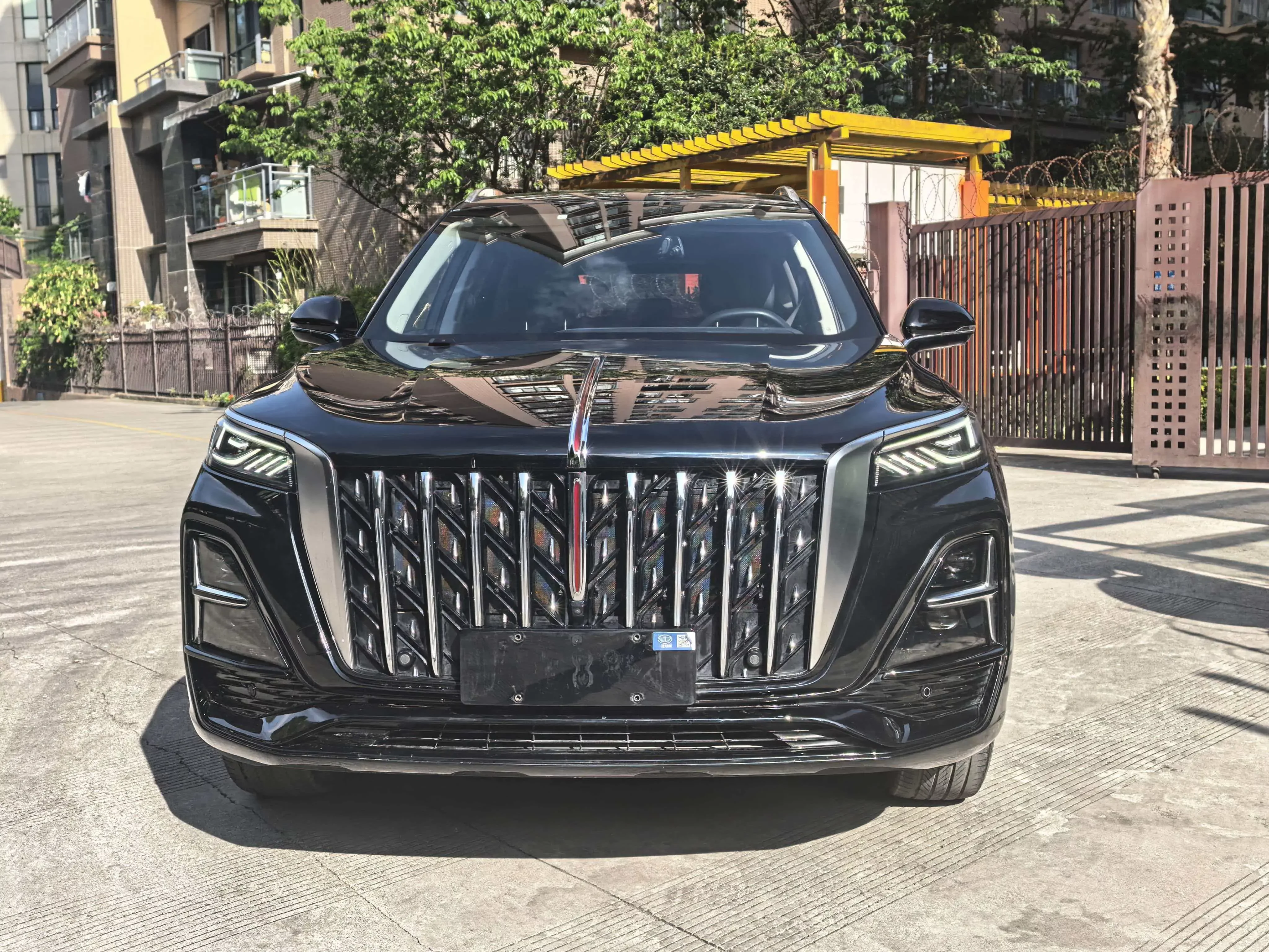 Hongqi HS5