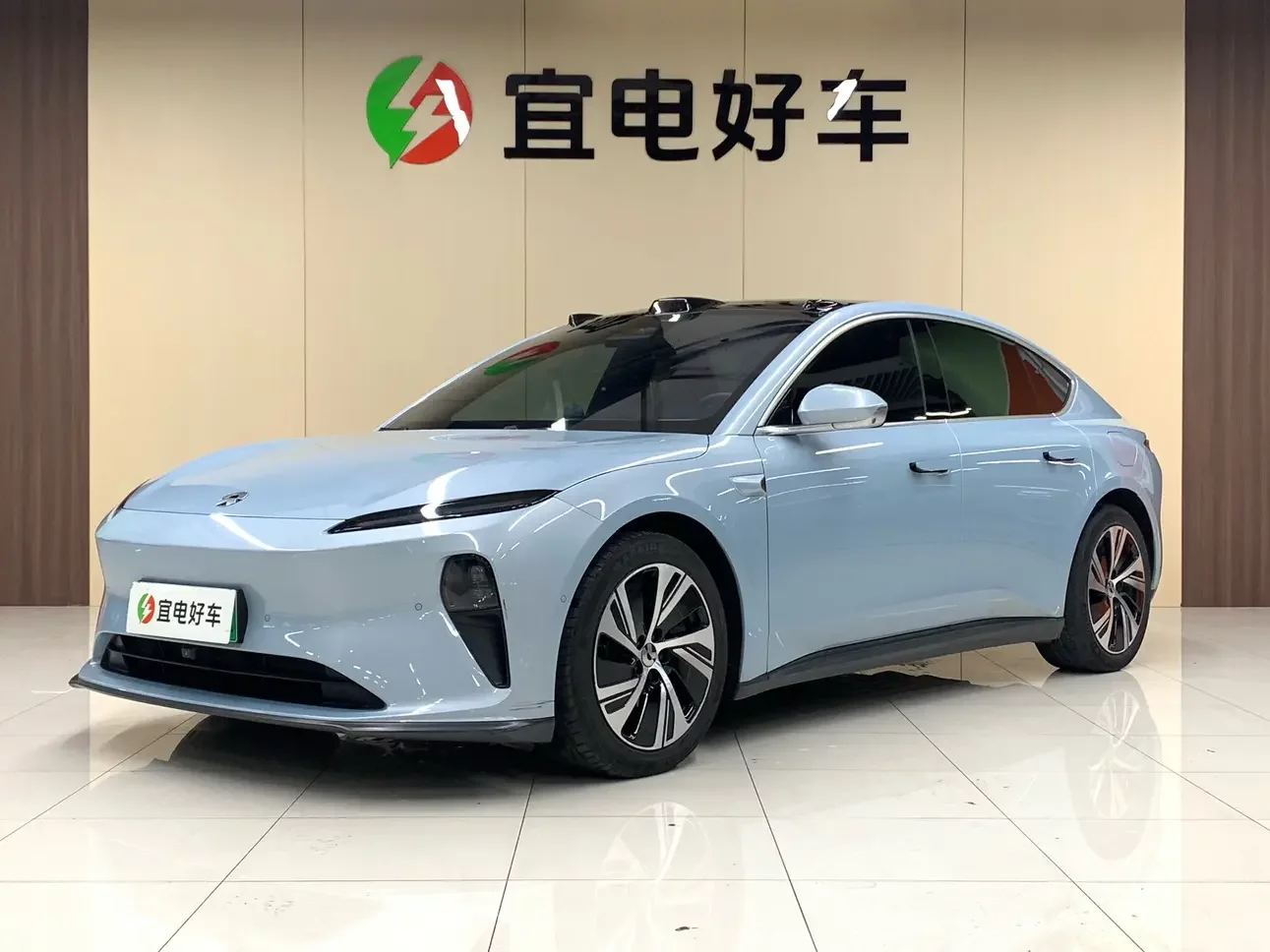 NIO ET5  из Китая