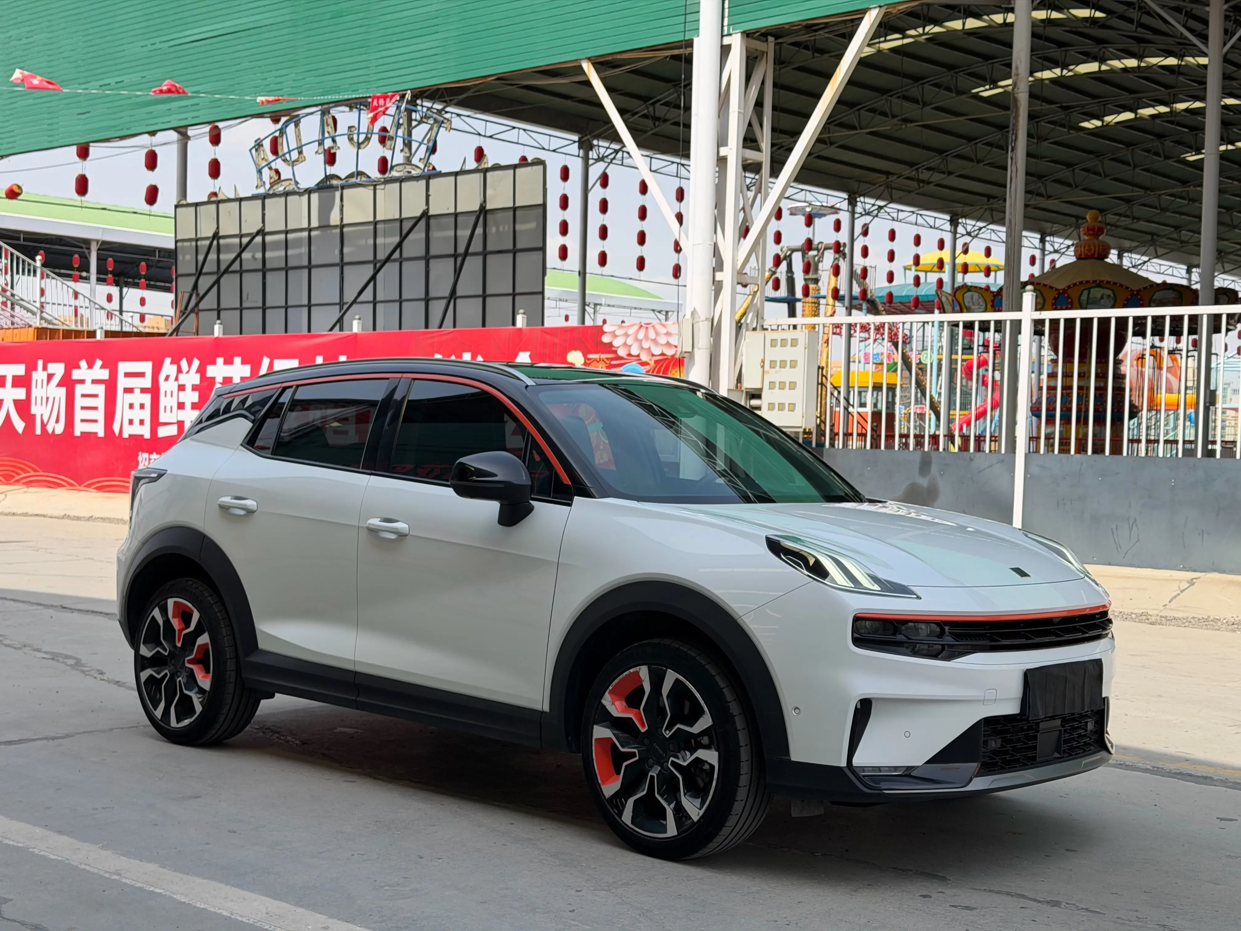 Lynk & Co 06