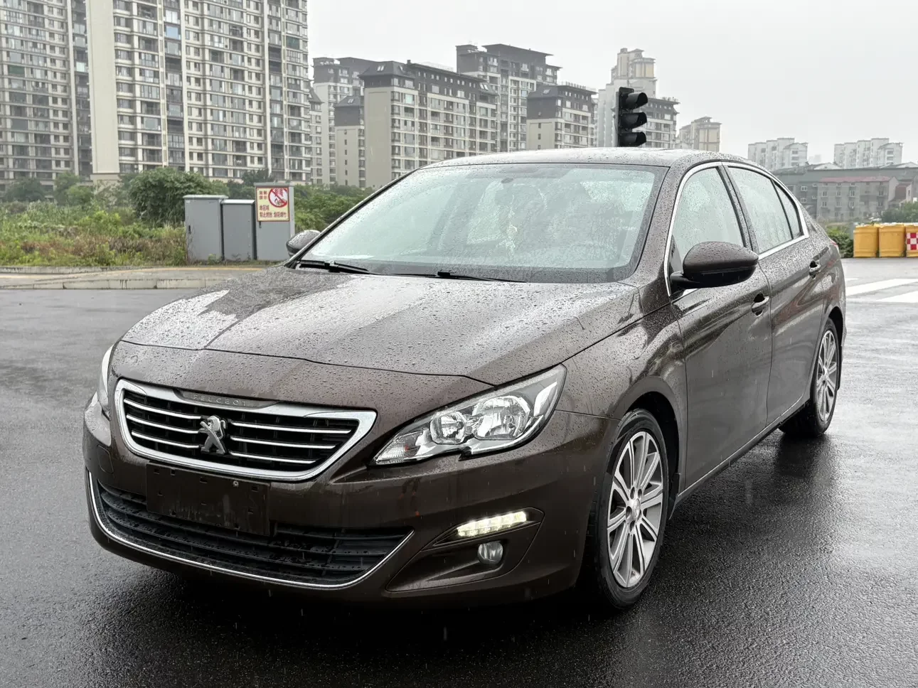 Peugeot 408