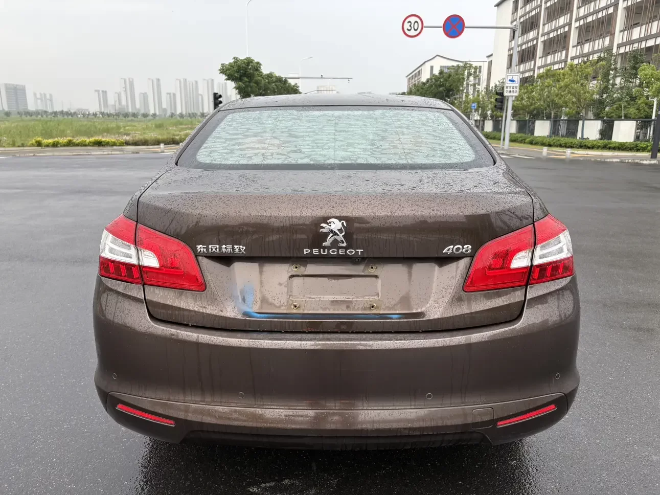 Peugeot 408