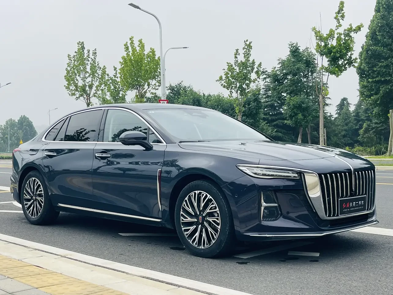 Hongqi H5