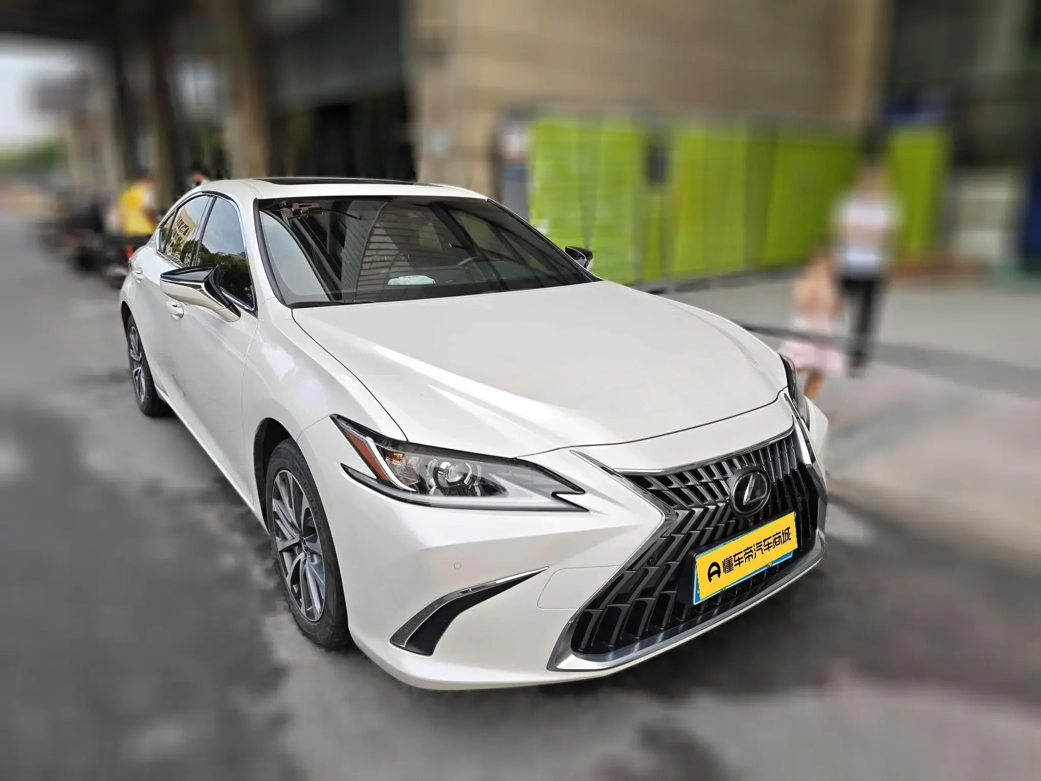 Lexus ES