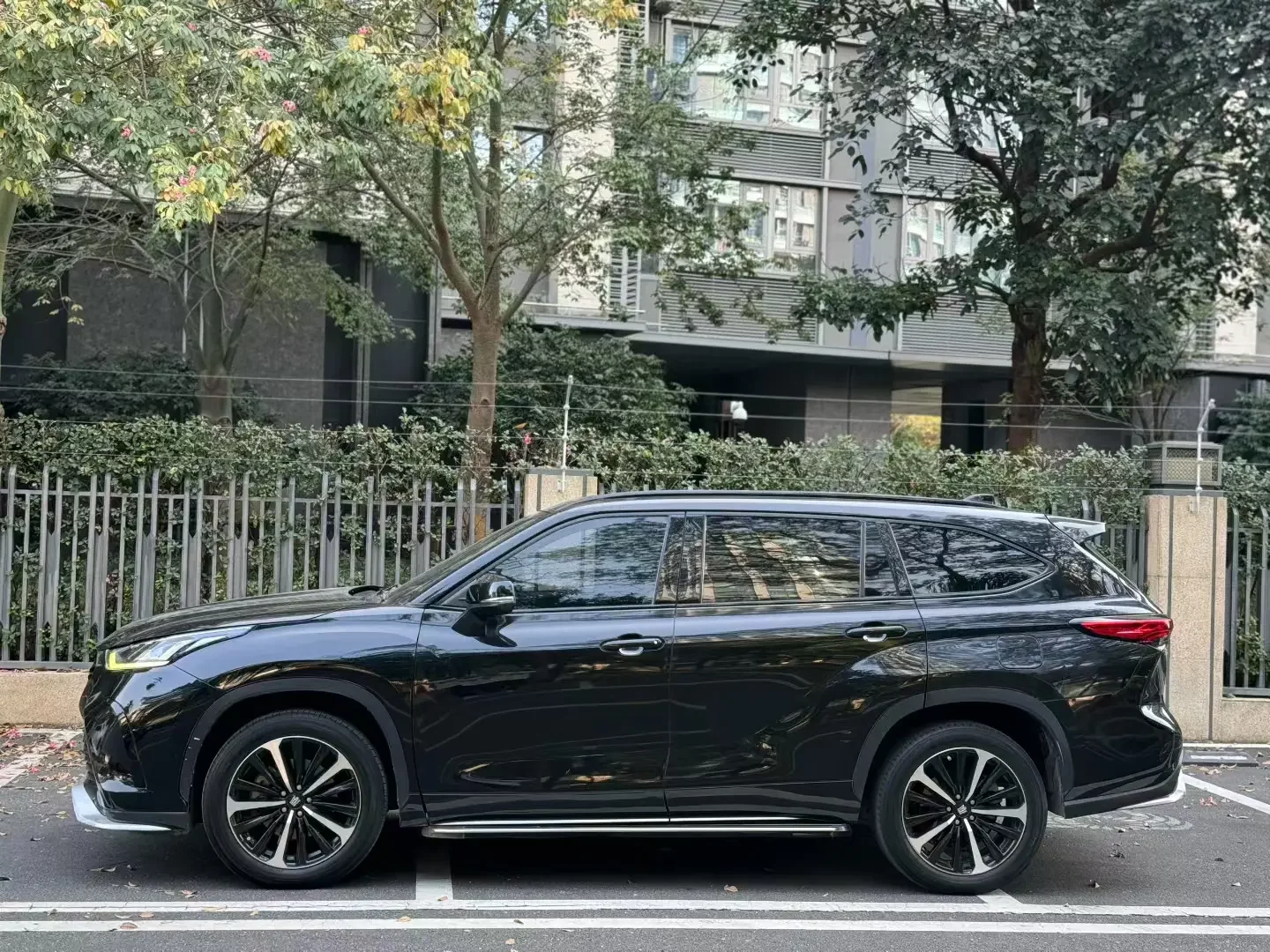 Toyota Crown Kluger